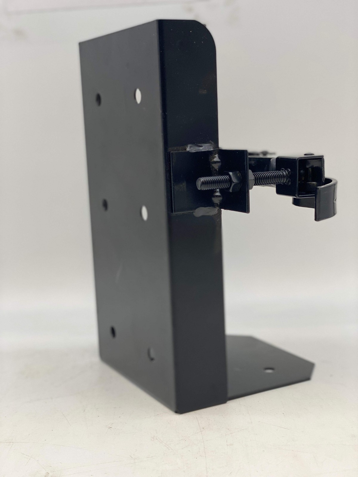 Amerex 12933 812 Box Type Mounting Bracket, Black 6″ VEH *Box of (2)* (Open Box)