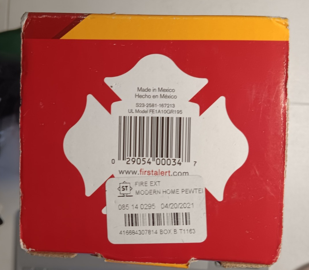 SEALED. First Alert DHOME1 Fire Extinguisher Commercial Grade FE1A10GR195.DEAL