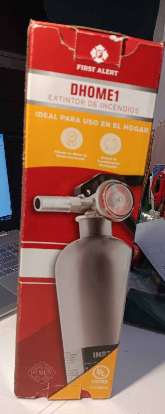 SEALED. First Alert DHOME1 Fire Extinguisher Commercial Grade FE1A10GR195.DEAL