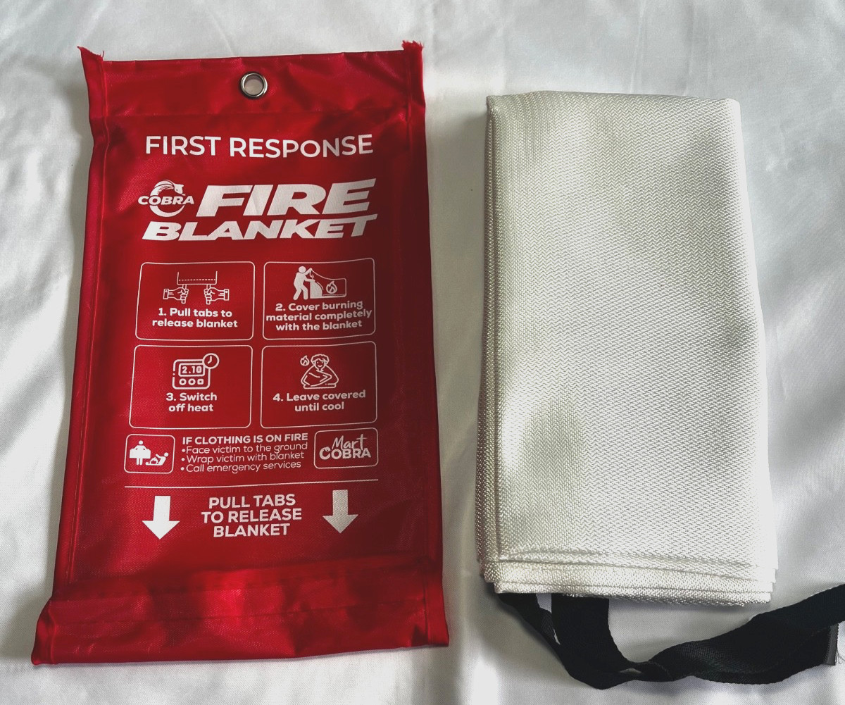 Mart Cobra Emergency Fire Blanket for Home and Kitchen. 40″x40″. Set of 2- NEW
