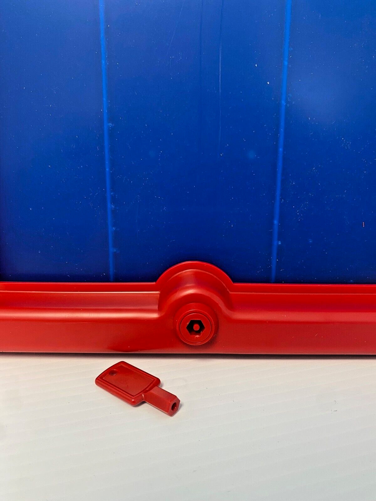 CATO 20LB Fire Extinguisher Cabinets – RED – Hammer and Key