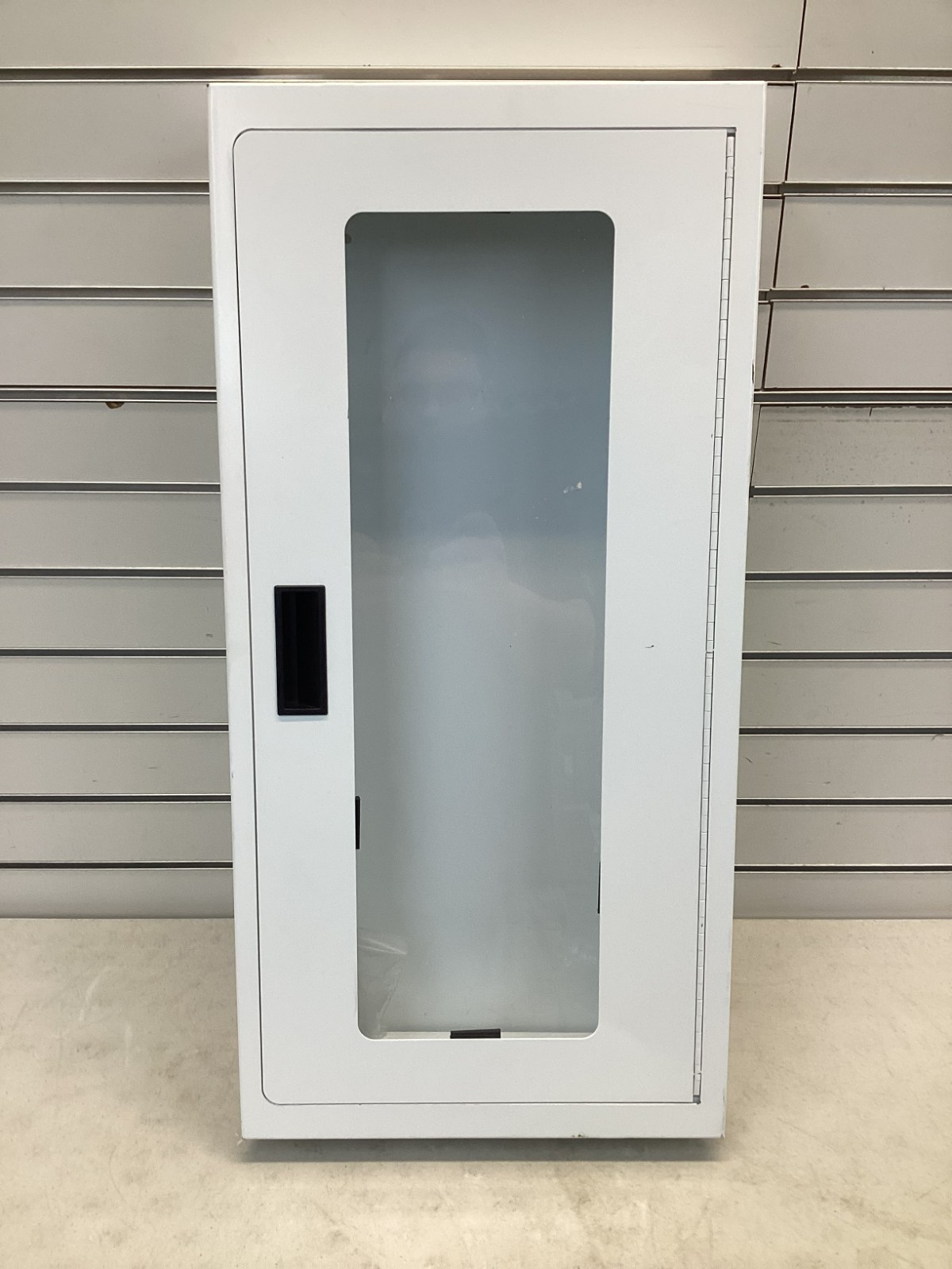 OVAL CSST-010100 Fire Extinguisher Cabinet: For 10 lb Tank Wt, Surface, White