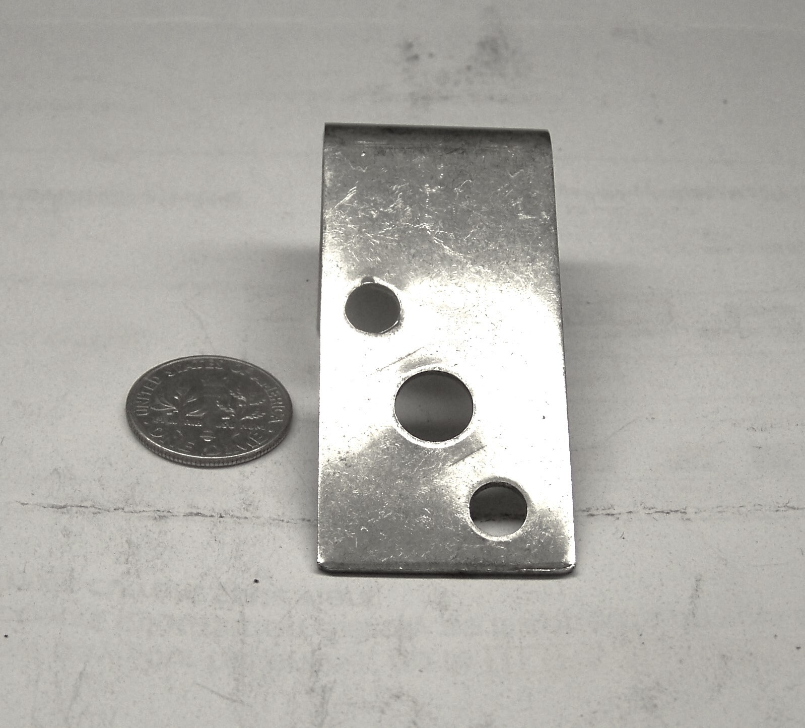7 STAINLESS STEEL FIRE EXTINGUISHER WALL HOOK BRACKET 2 3/16″ OAL 1″ W 1/2″GAP