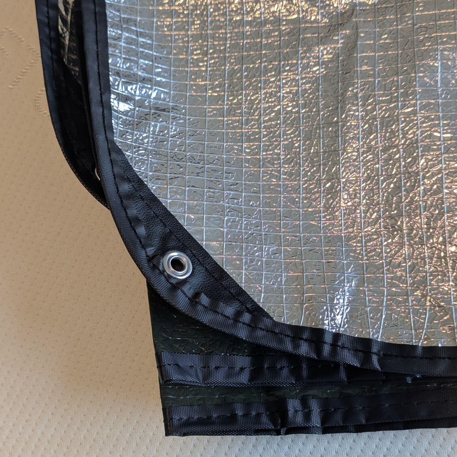 Insulated Tarp Reusable Rip Stop Thermal Survival Blanket 55″x80″ Reflective