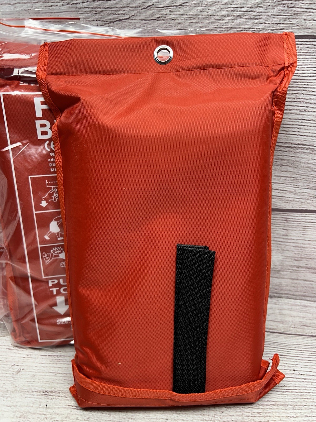 3 pack. p1m² Emergency Fire Blanket Quick Release In Case For Home Office Car.