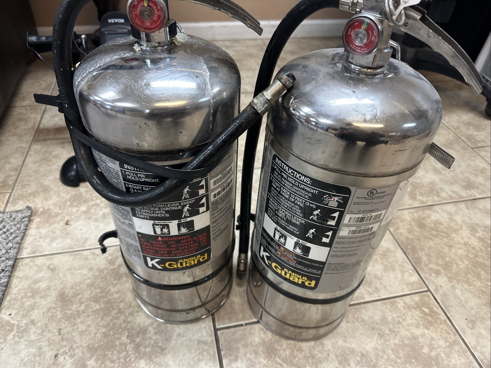 ANSUL K-GUARD WET CHEMICAL FIRE EXTINGUISHER 2 TANKS FIRE PROTECTION 6 LITER