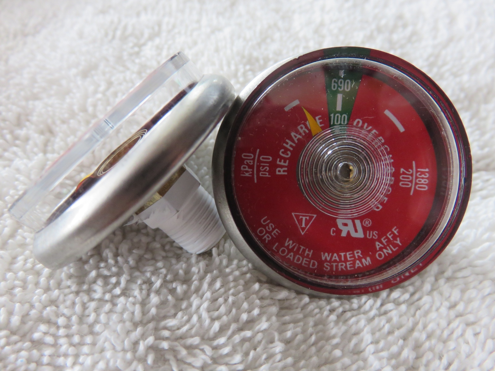 2-100# PRESSURE GAUGE for PORTABLE 2 1/2 GALLON WATER PRESSURE FIRE EXTINGUISHER