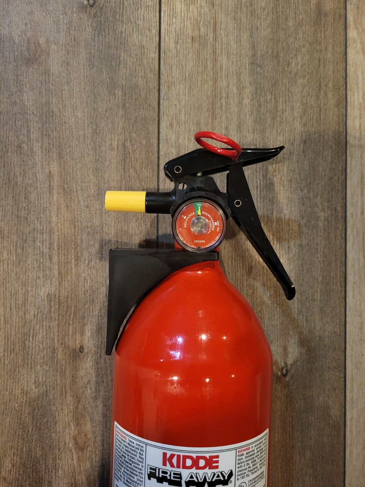 SEALED – VINTAGE KIDDE FIRE AWAY MULTI-PURPOSE FIRE EXTINGUISHER 2A40BC W Box