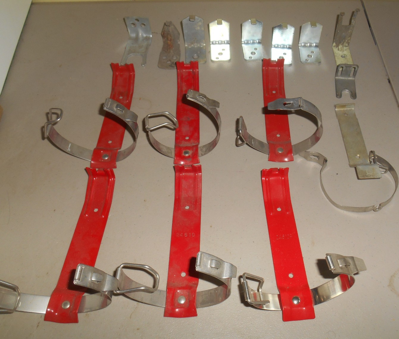 USED Lot – 6 Fire Extinguisher Wall Mount Metal Bracket Lot