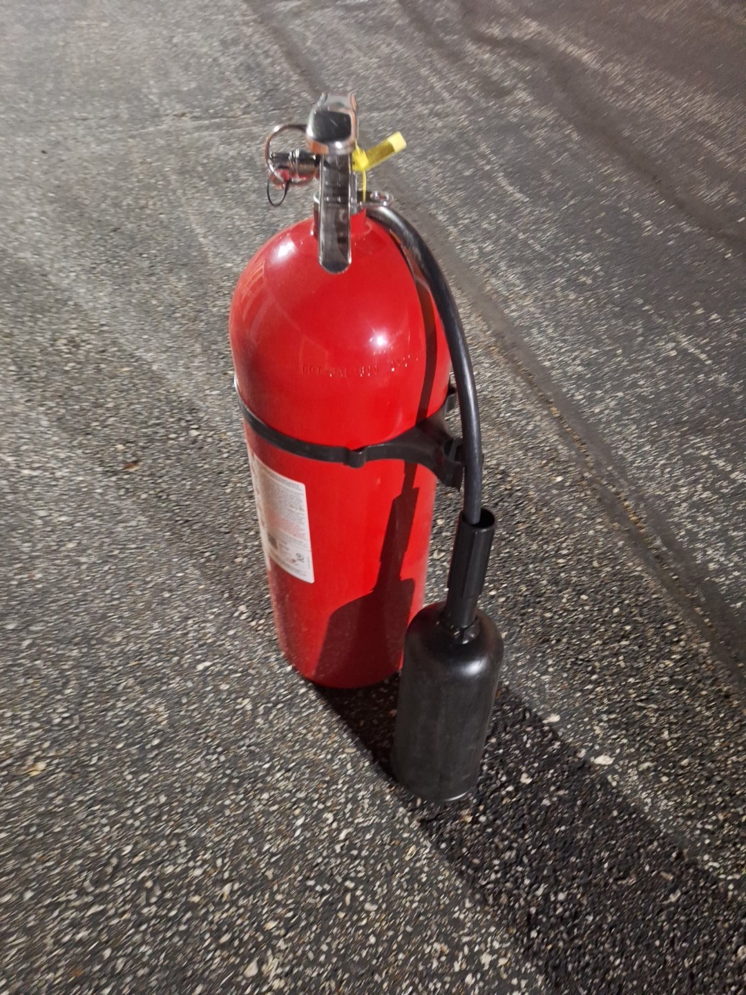 KIDDE Fire Extinguisher: 20 lb Extinguisher Capacity, 10B:C, Carbon Dioxide