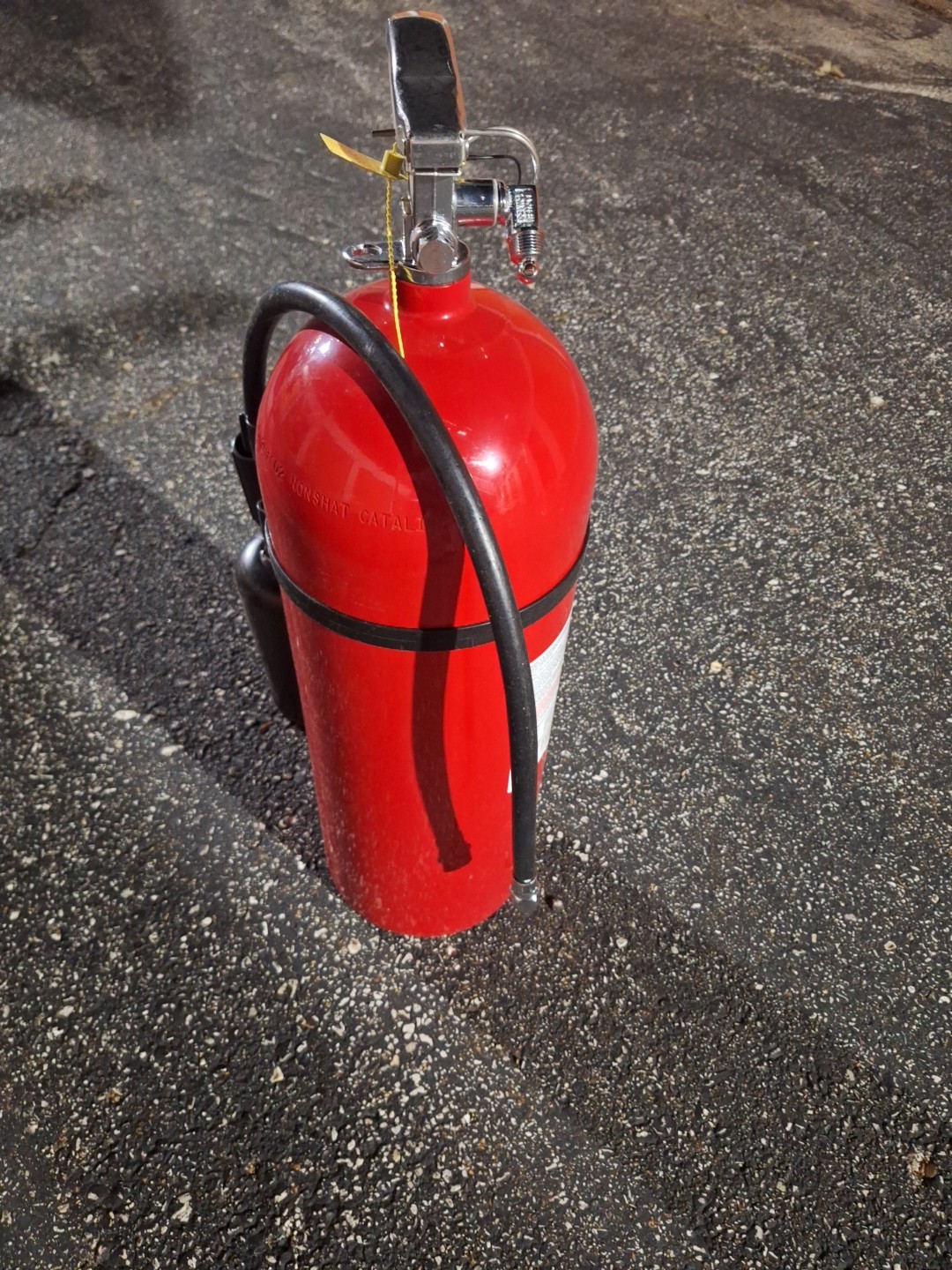 KIDDE Fire Extinguisher: 20 lb Extinguisher Capacity, 10B:C, Carbon Dioxide