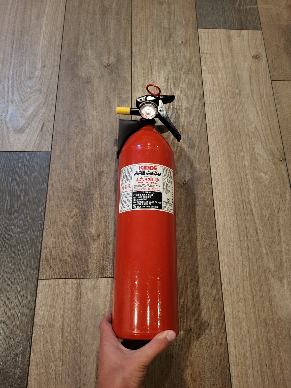 SEALED – VINTAGE KIDDE FIRE AWAY MULTI-PURPOSE FIRE EXTINGUISHER 2A40BC W Box