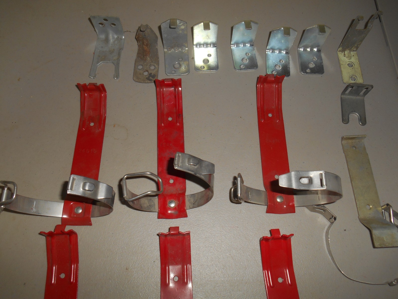 USED Lot – 6 Fire Extinguisher Wall Mount Metal Bracket Lot