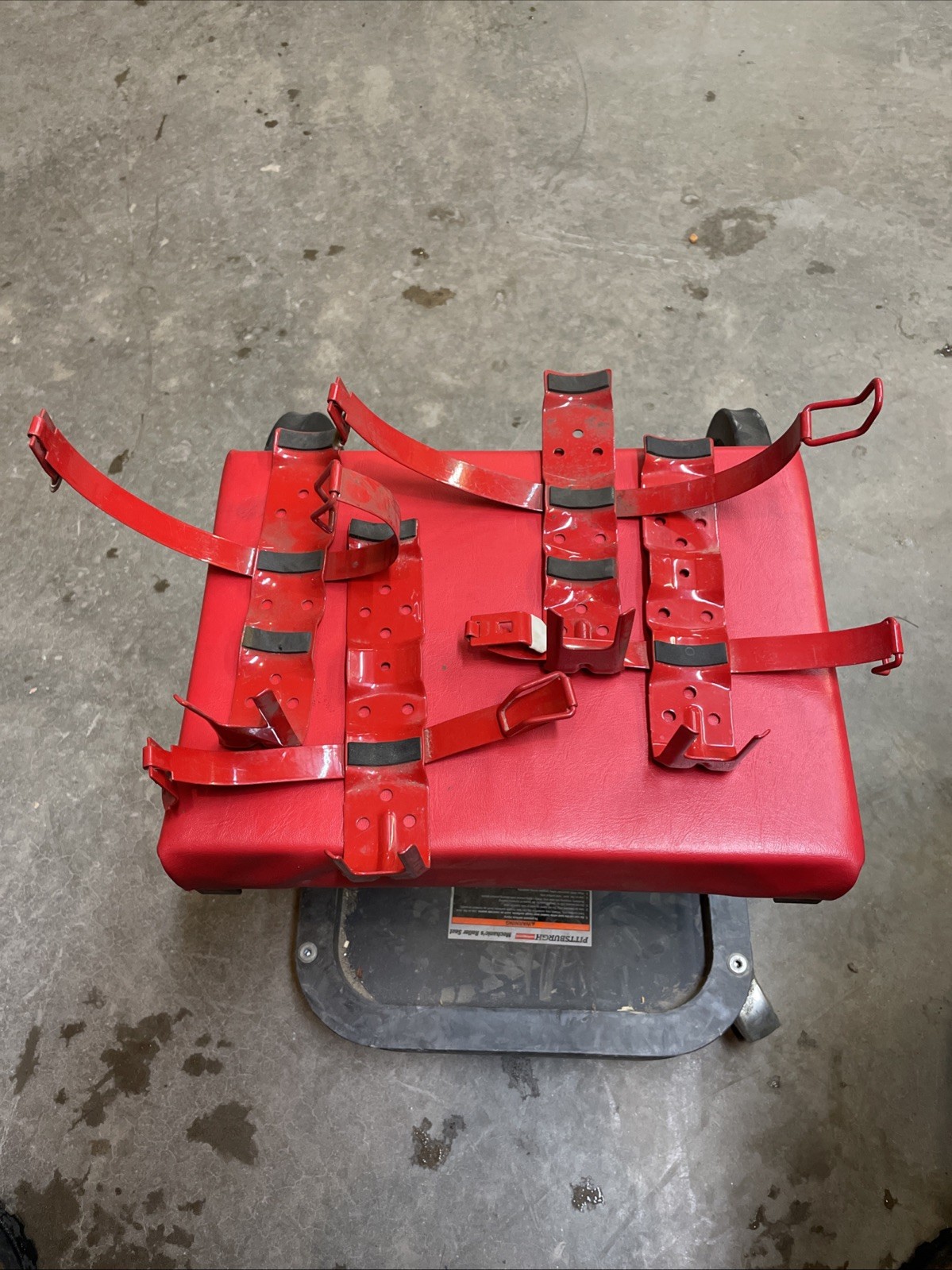 Fire Extinguisher Bracket – 2 1⁄2 lb. Standard Vehicle Mount – Red Lot of 6