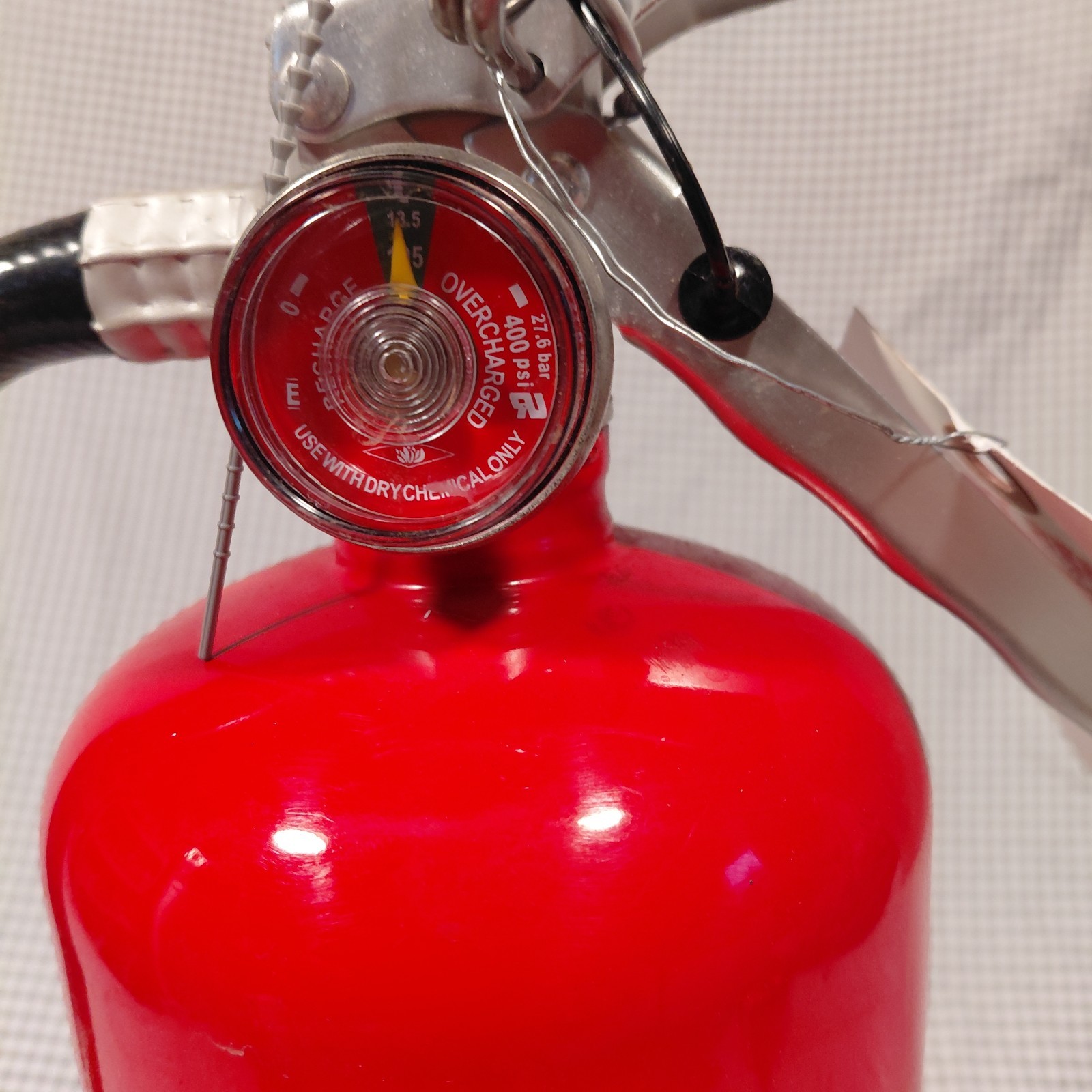 Amerex 5lb Fire Extinguisher W/ Service Tags Model B500 **SEE NOTES ON SHIPPING*