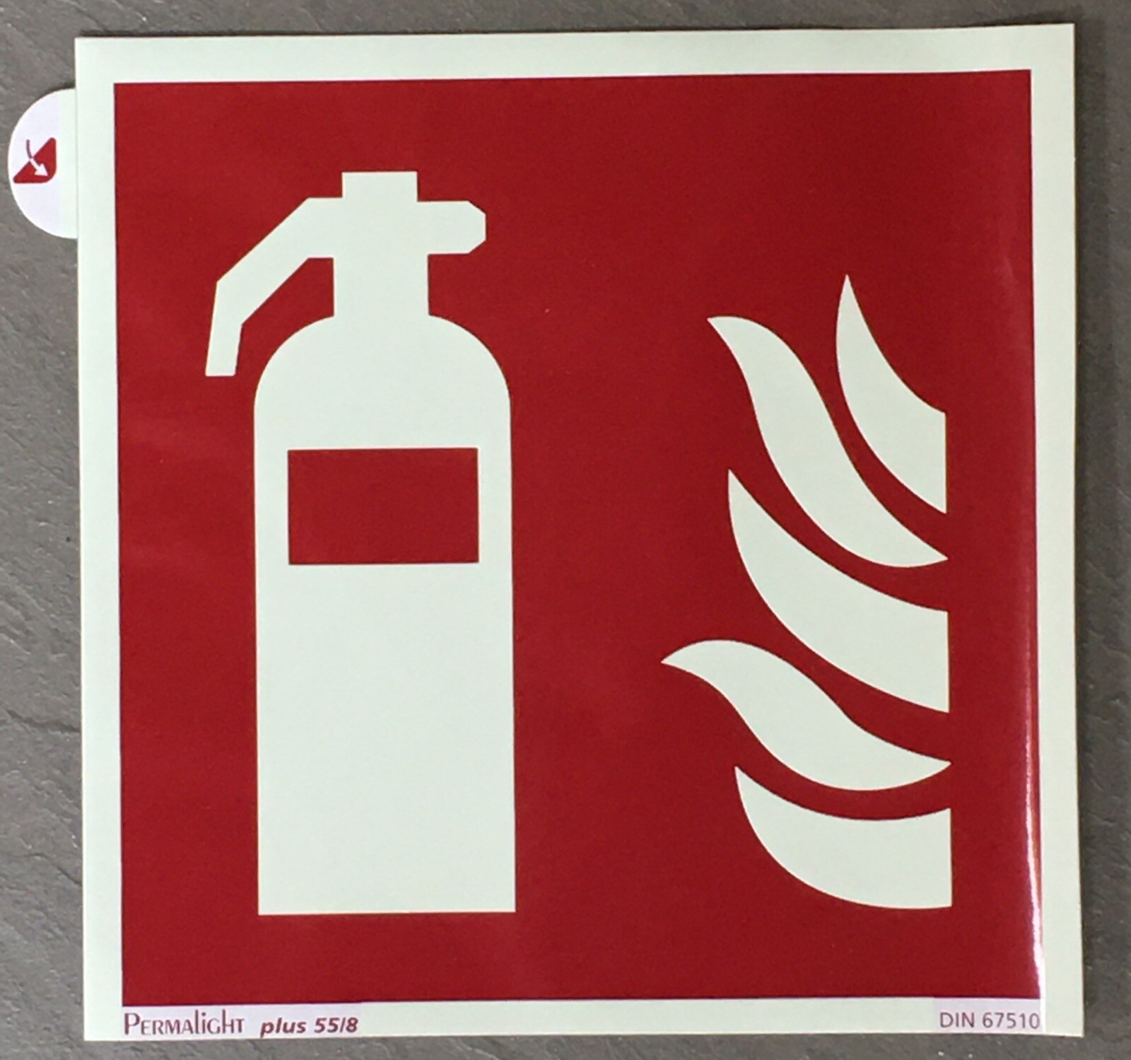 Sticker AILLUMINOW fire extinguisher PERMALIGHT plus 55/8, 200mm