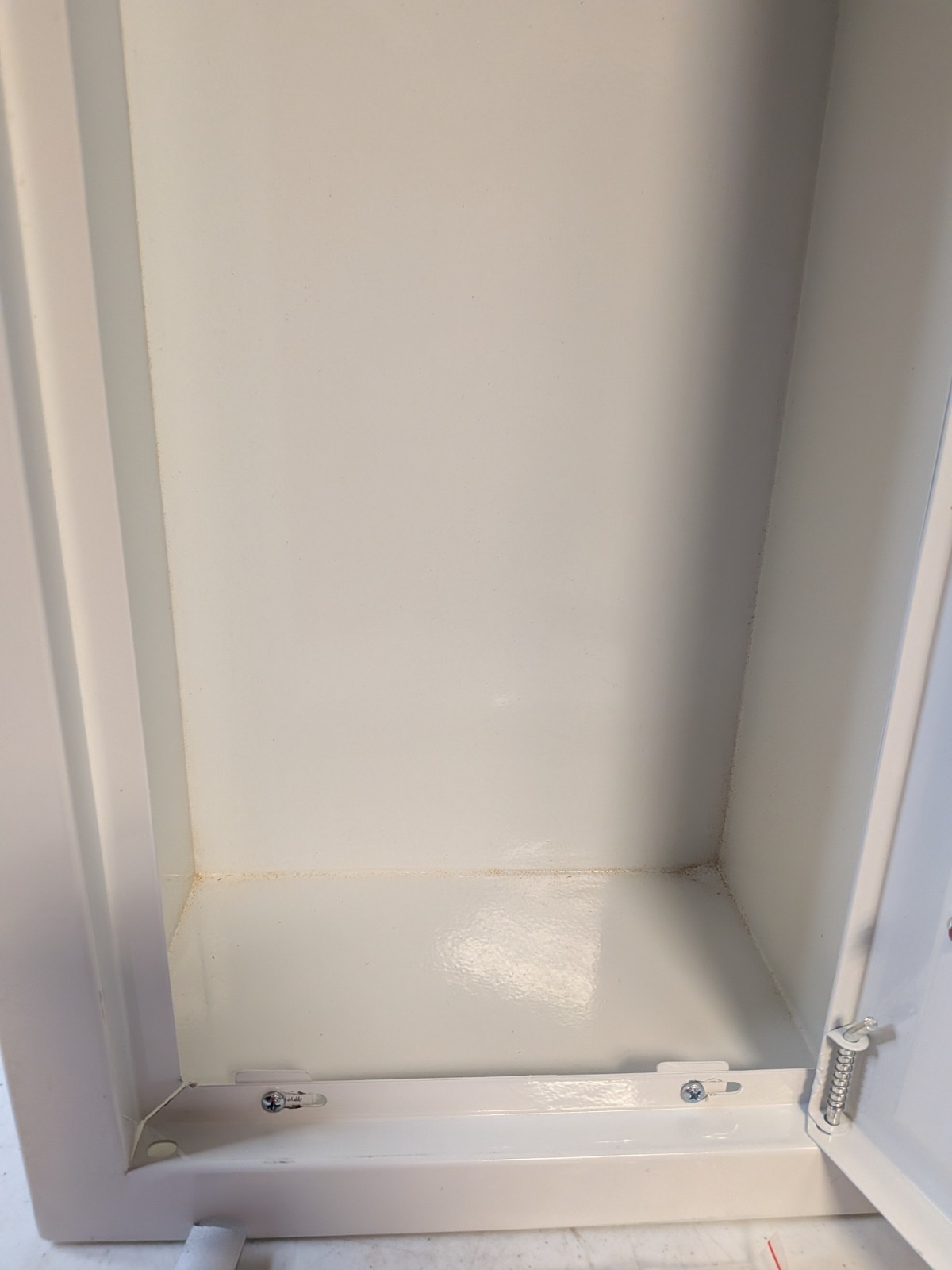 Fire Extinguisher Cabinet, Semi Recessed, 25.25″ In Height, Broken Lock