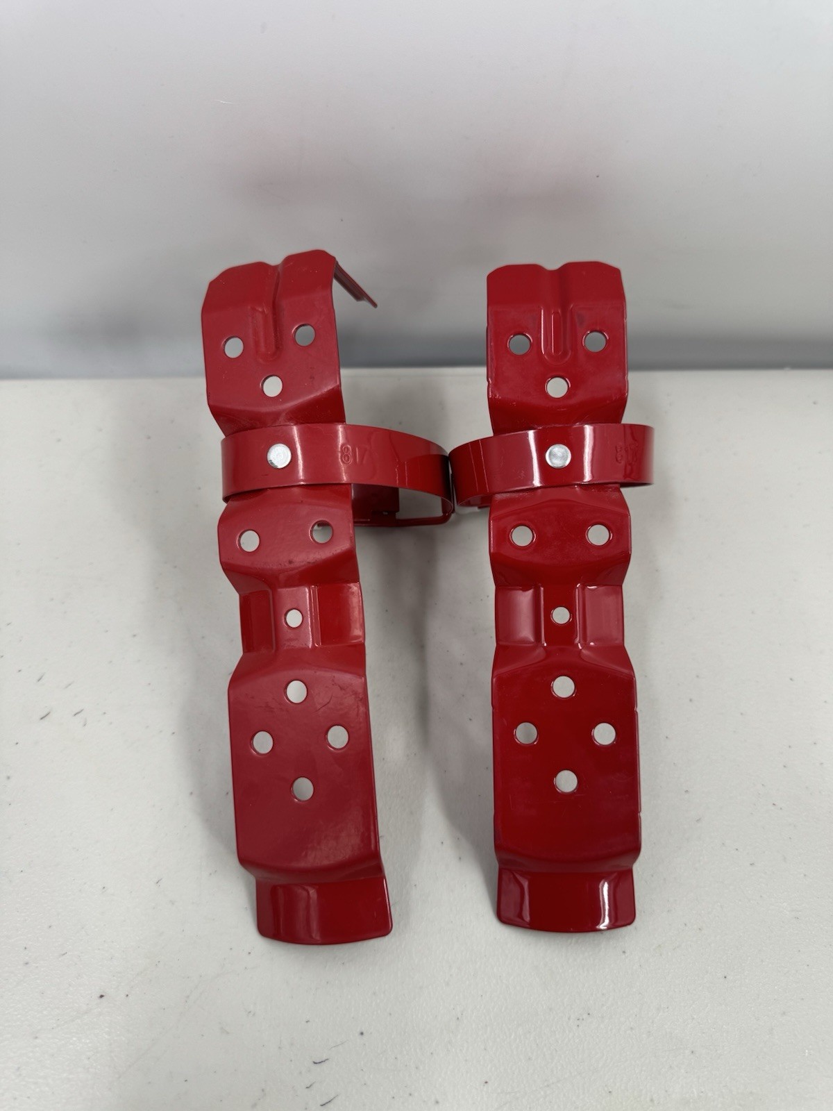 Fire Extinguisher Bracket 2 1⁄2 lb Car Vehicle Wall Mount Red 817 Lot Of 2