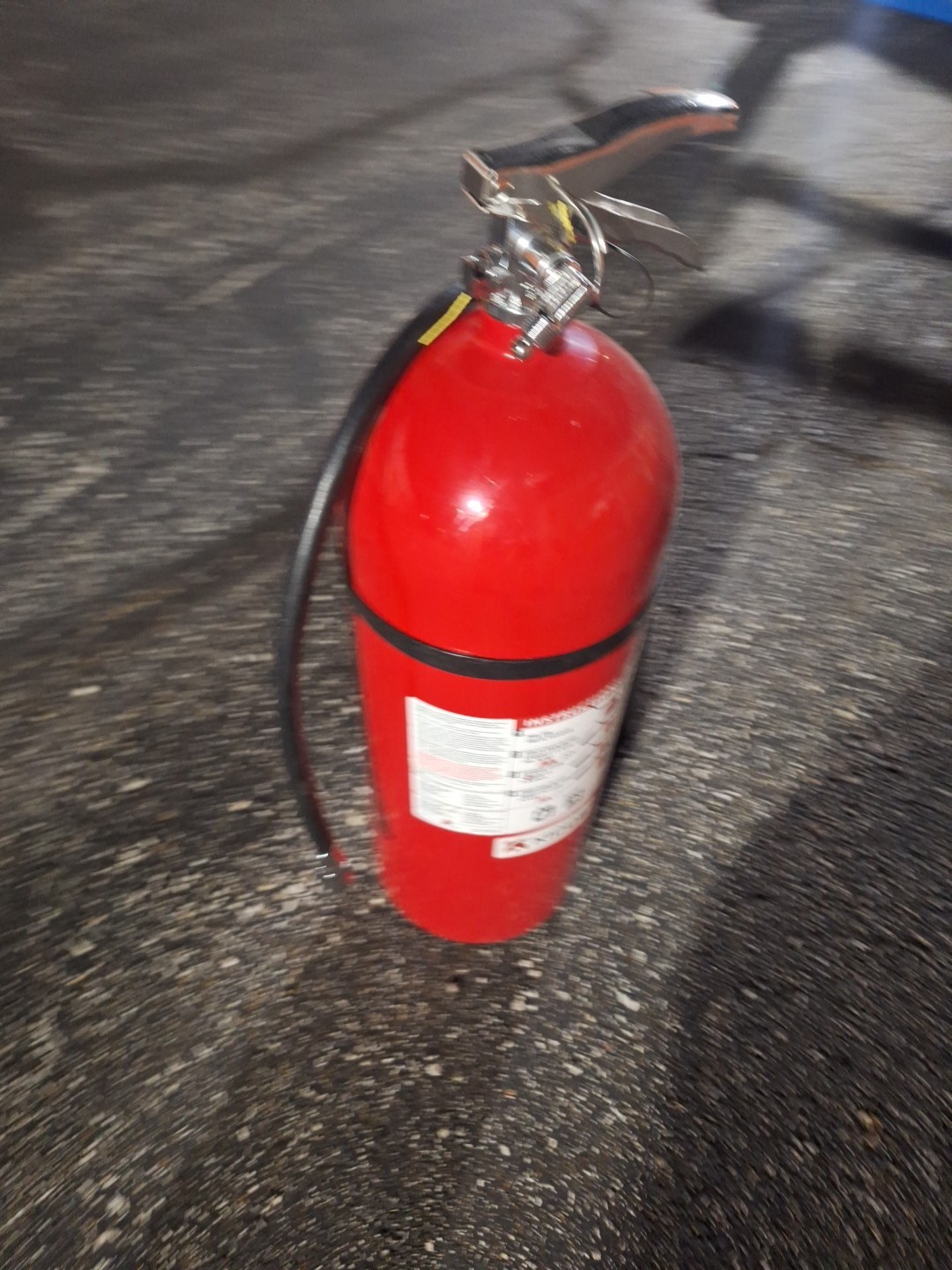KIDDE Fire Extinguisher: 20 lb Extinguisher Capacity, 10B:C, Carbon Dioxide
