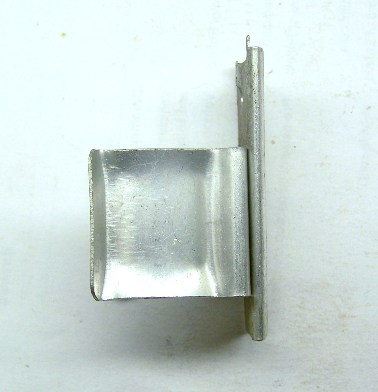 FIRE EXTINGUISHER NOS SS SPRING CLIP BRACKET 2-1/16″ L 1″ W 1-3/16″ D TAPER BACK