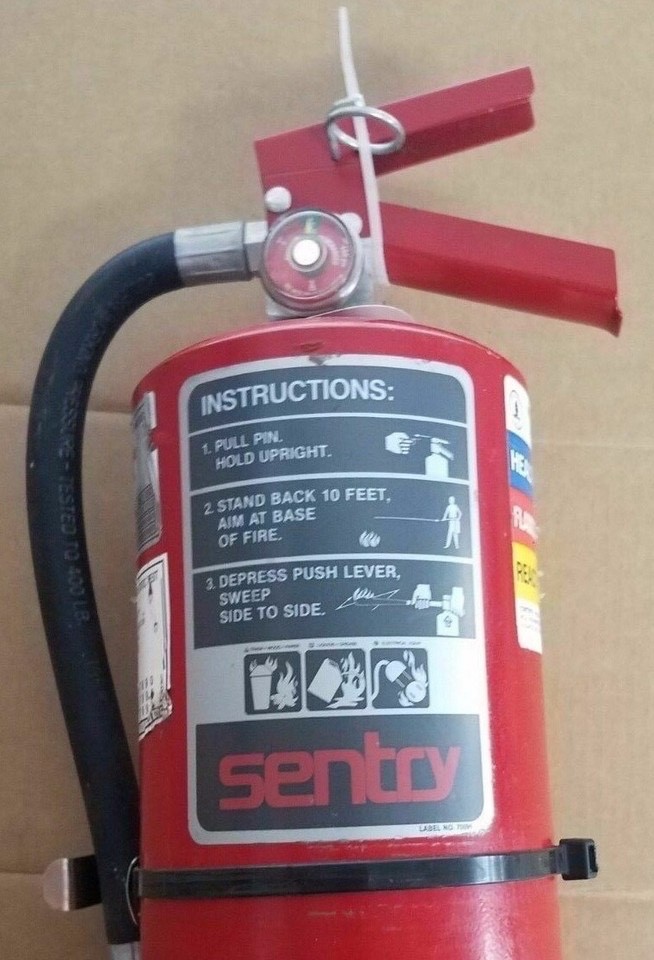 ✅🔥🧯10lb. Ansul Sentry Fire Extinguisher Wall Bracket Old Style