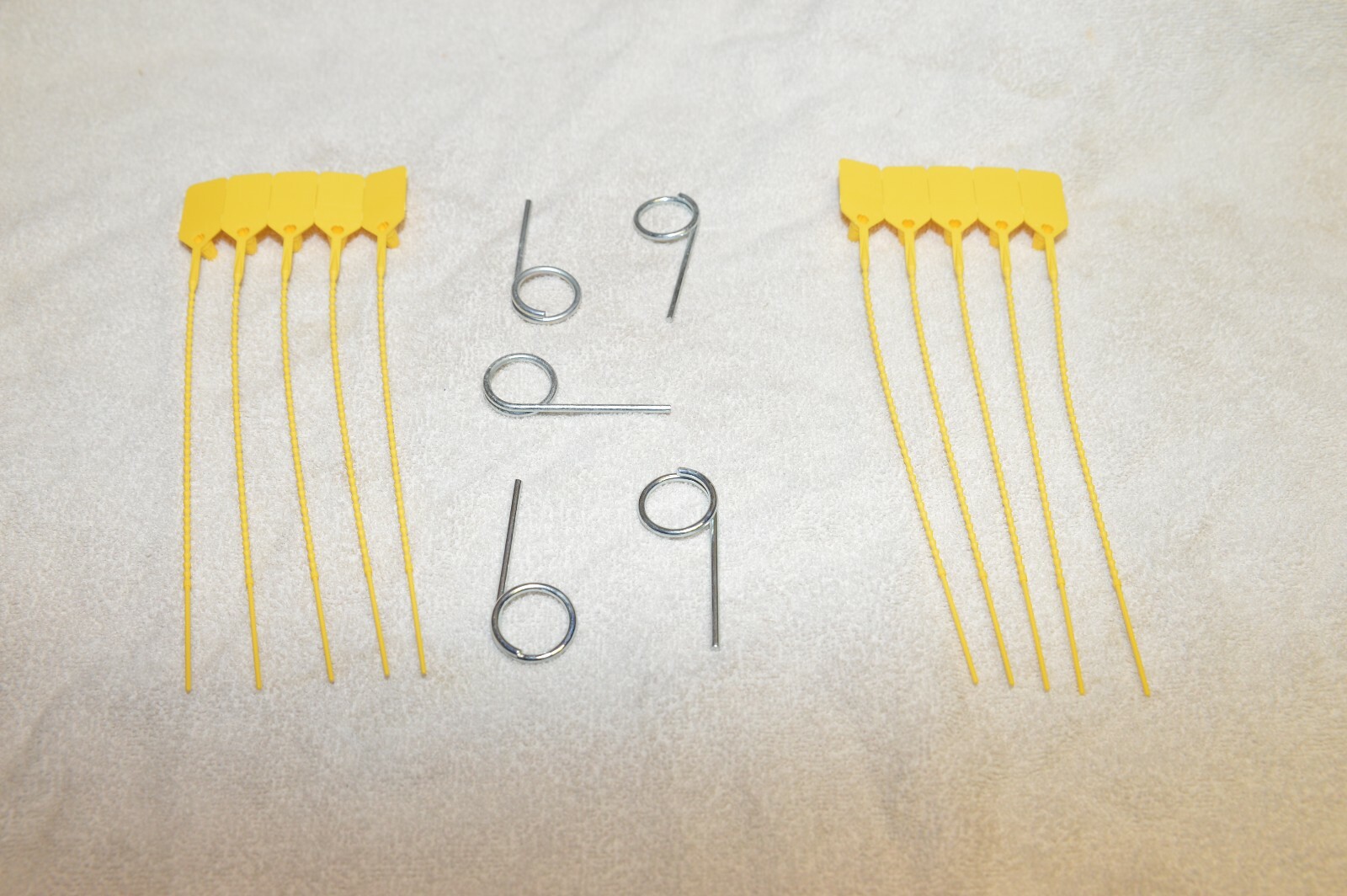 10 YELLOW FIRE EXTINGUISHER TAMPER FLAG SEALS & 5 SAFETY PULL PINS U.L. APPVD.