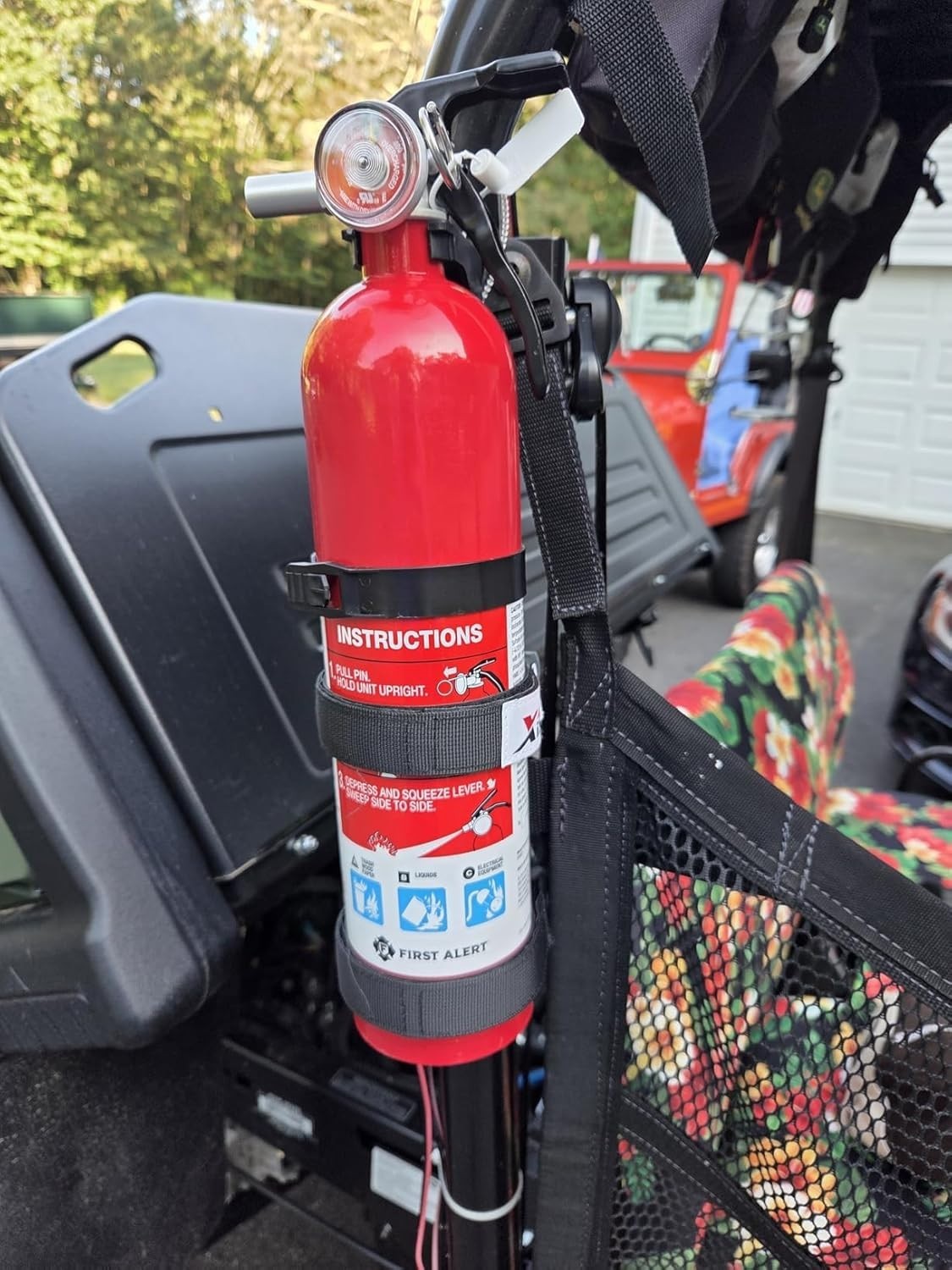 Lightweight UTV Fire Extinguisher Holder – Easy Install for Polaris RZR & Can-Am