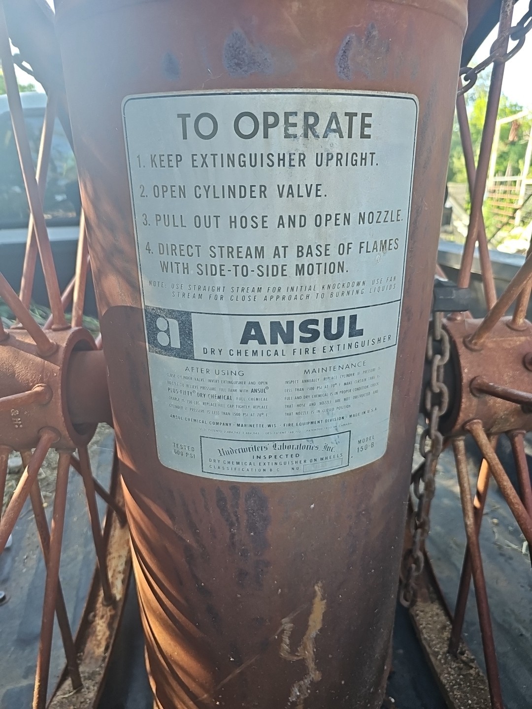 Ansul , 150-B DRY, Fire Extinguisher on 2 Wheels, all orig,600 psi, # 106821