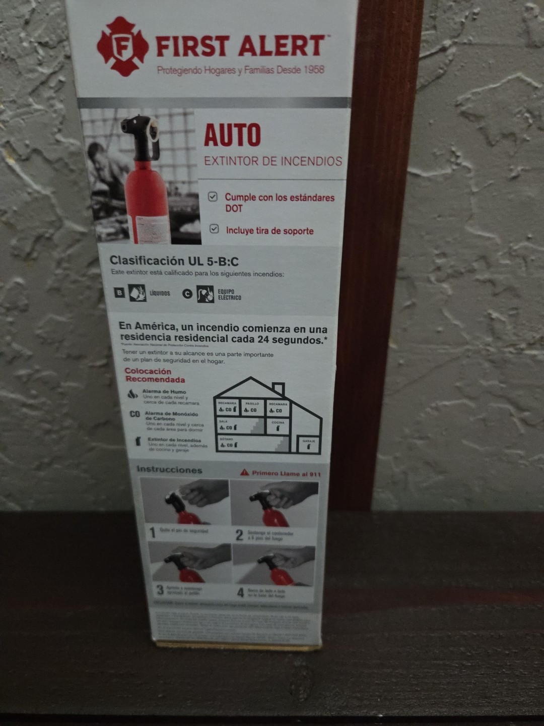 Car Fire Extinguisher First Alert 1-Pack 5-B:C With Bracket New