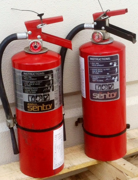 Amerex fire extinguisher fully charged (Need Recertification for business use )