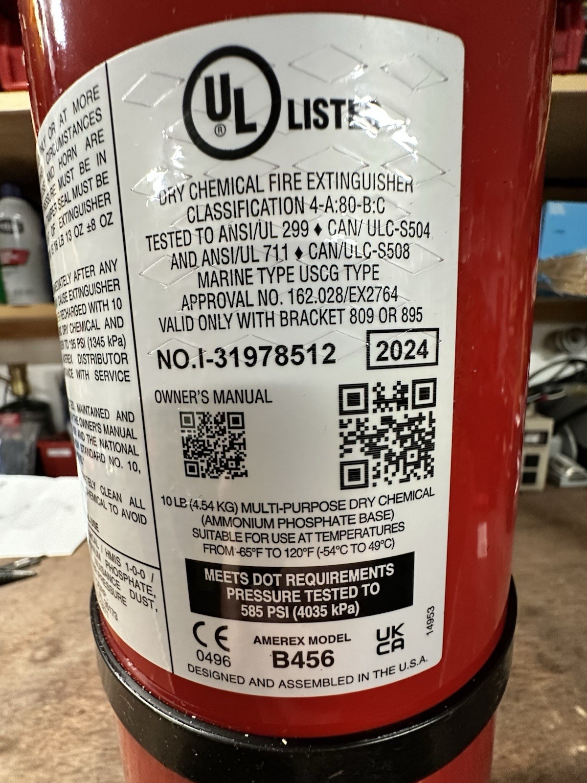 Amerex B456 10 lbs ABC Dry Chemical Fire Extinguisher with Wall Bracket