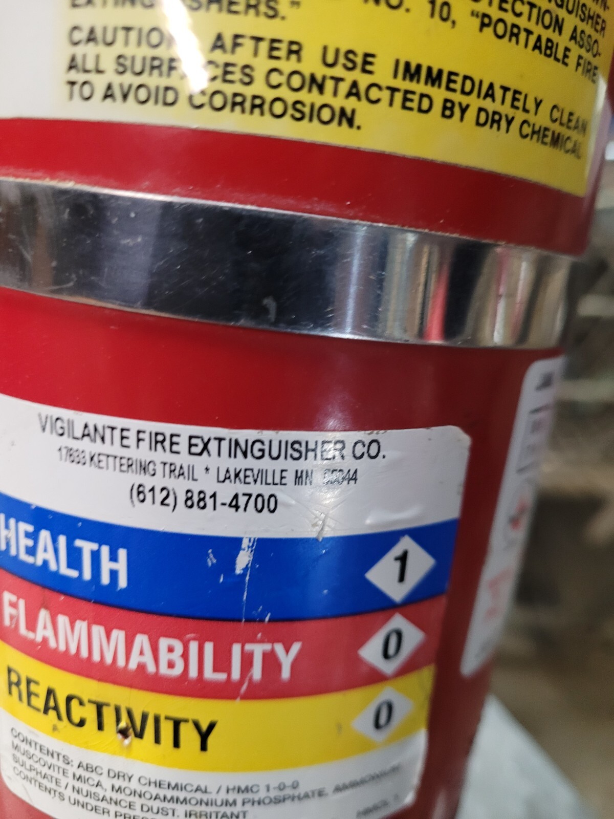 10 Lb ABC Fire Extinguisher – Professionally Refurbished/ (ready to operate)