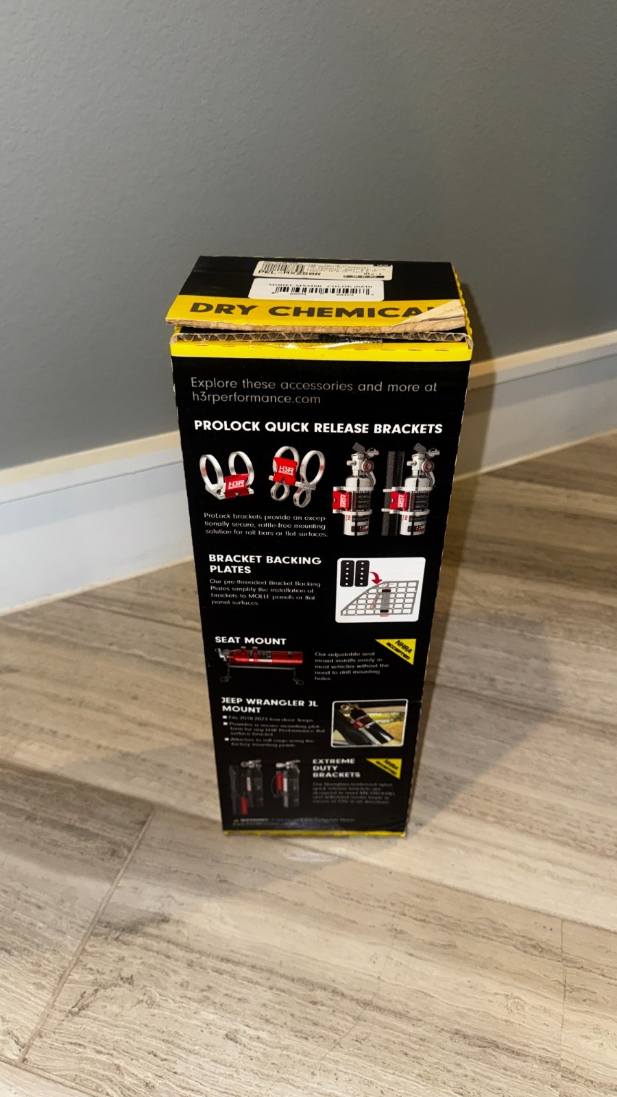 Rennline Fire Extinguisher and Mount Package – SKU# FE04-H3R