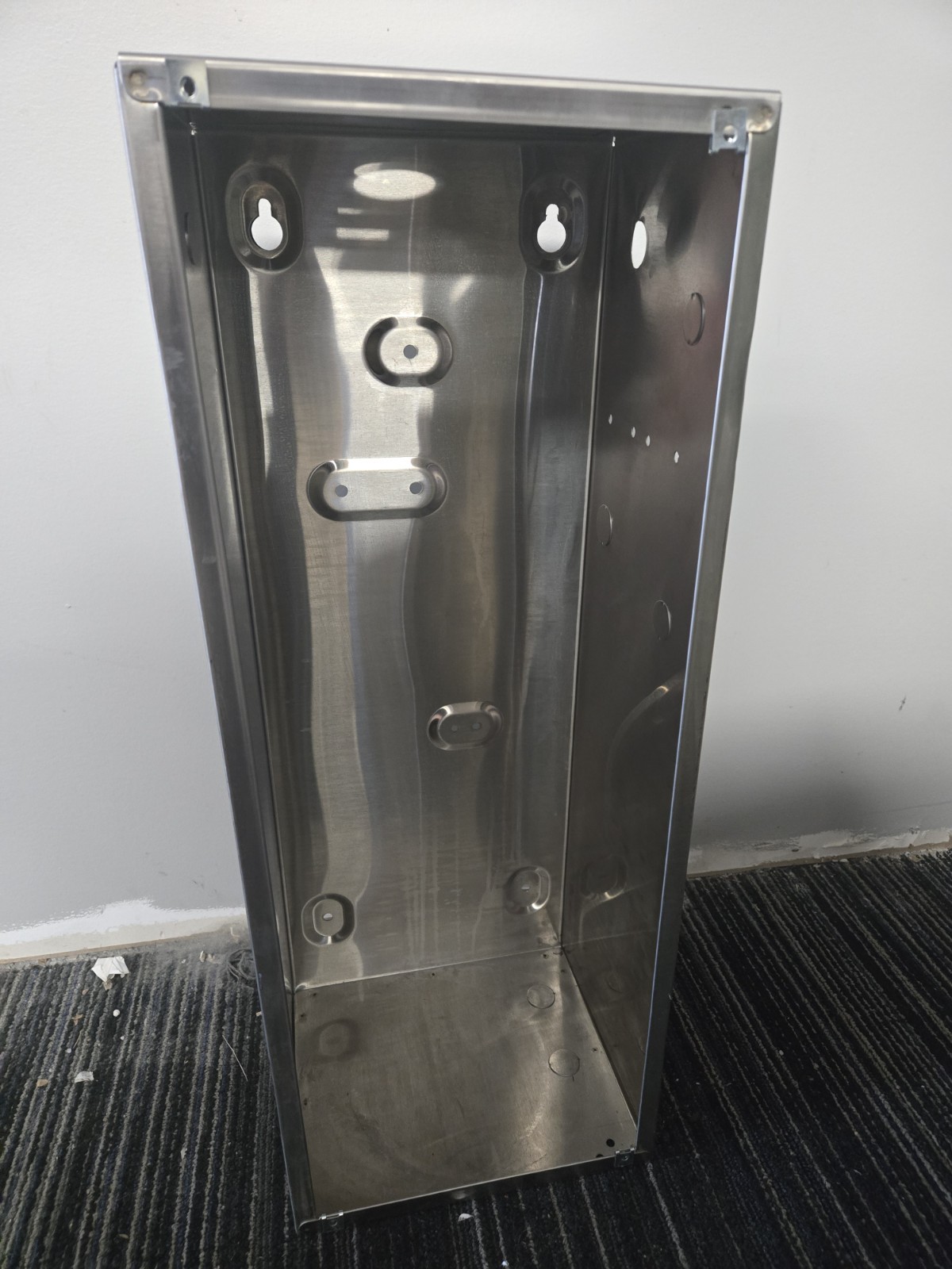 Ansul R102 Cabinry For FIRE SUPPRESSION CYLINDER