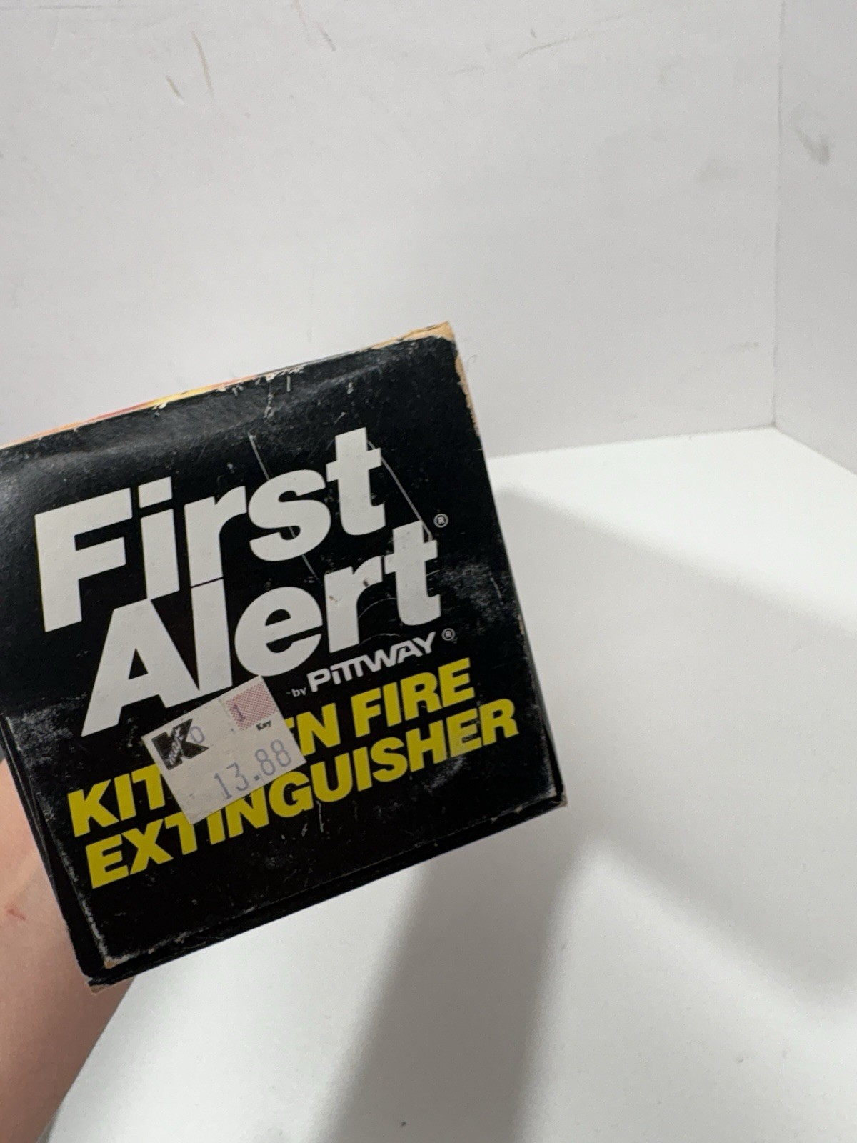 First Alert Pittway Kitchen Fire Extinguisher 20.6 Oz KFE2 OLD For Decor! Read*