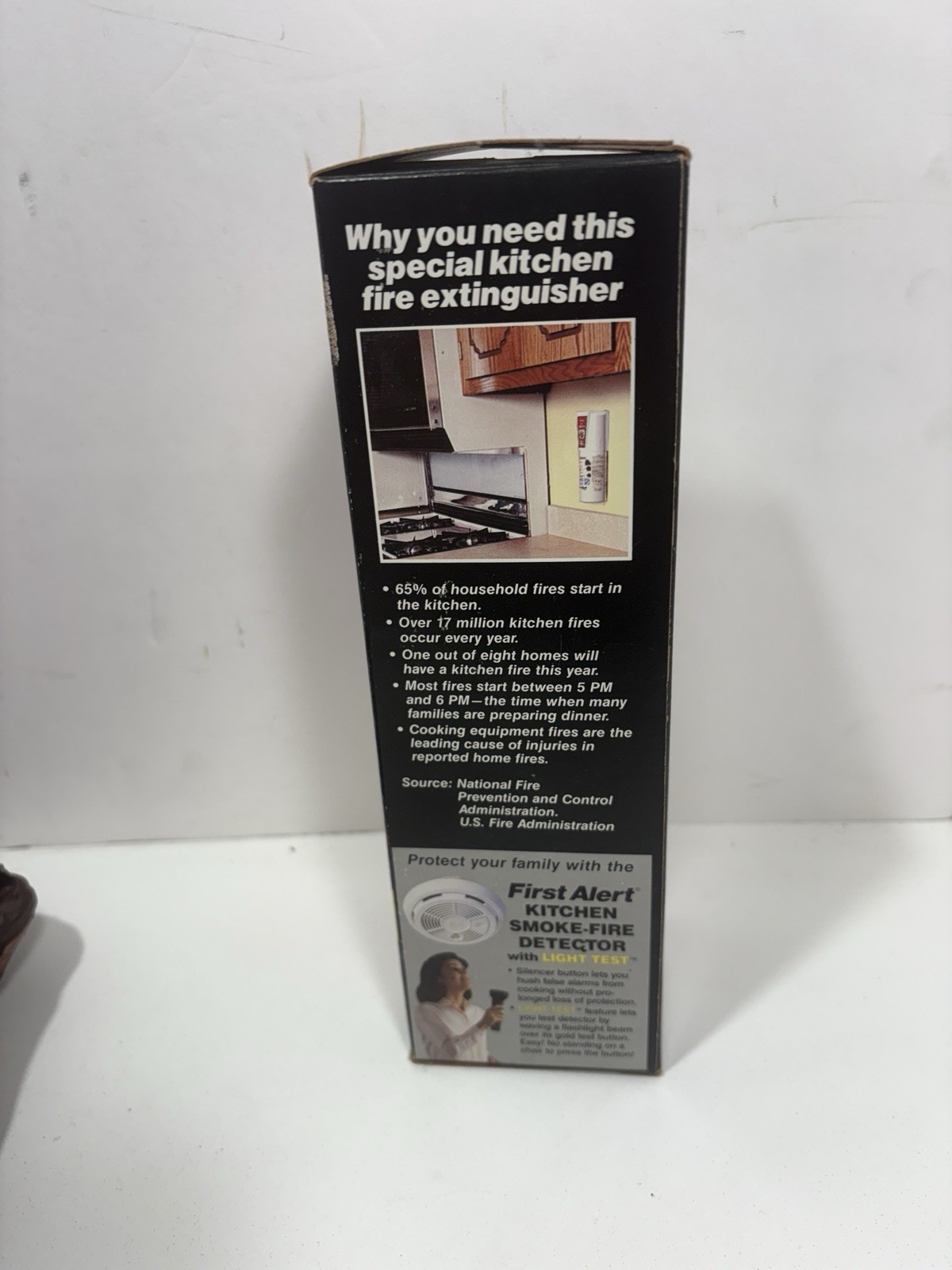 First Alert Pittway Kitchen Fire Extinguisher 20.6 Oz KFE2 OLD For Decor! Read*