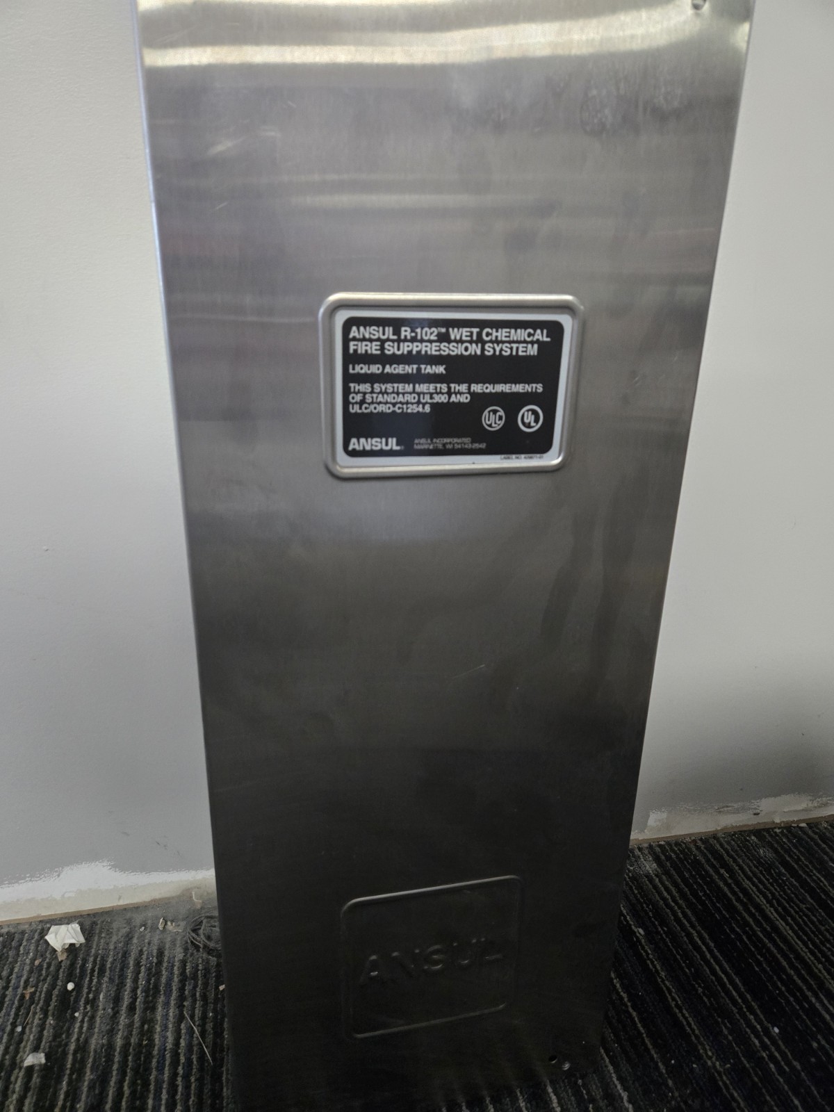 Ansul R102 Cabinry For FIRE SUPPRESSION CYLINDER