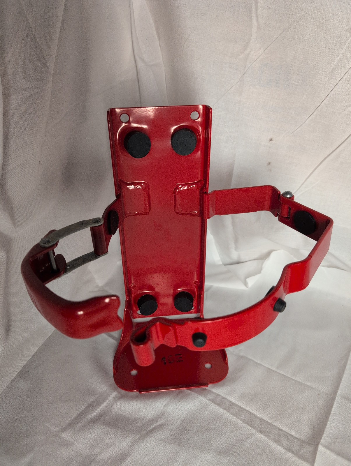 Ansul Sentry Fire Extinguisher Bracket – 14228 – Red – Fits Model 10 – NEW