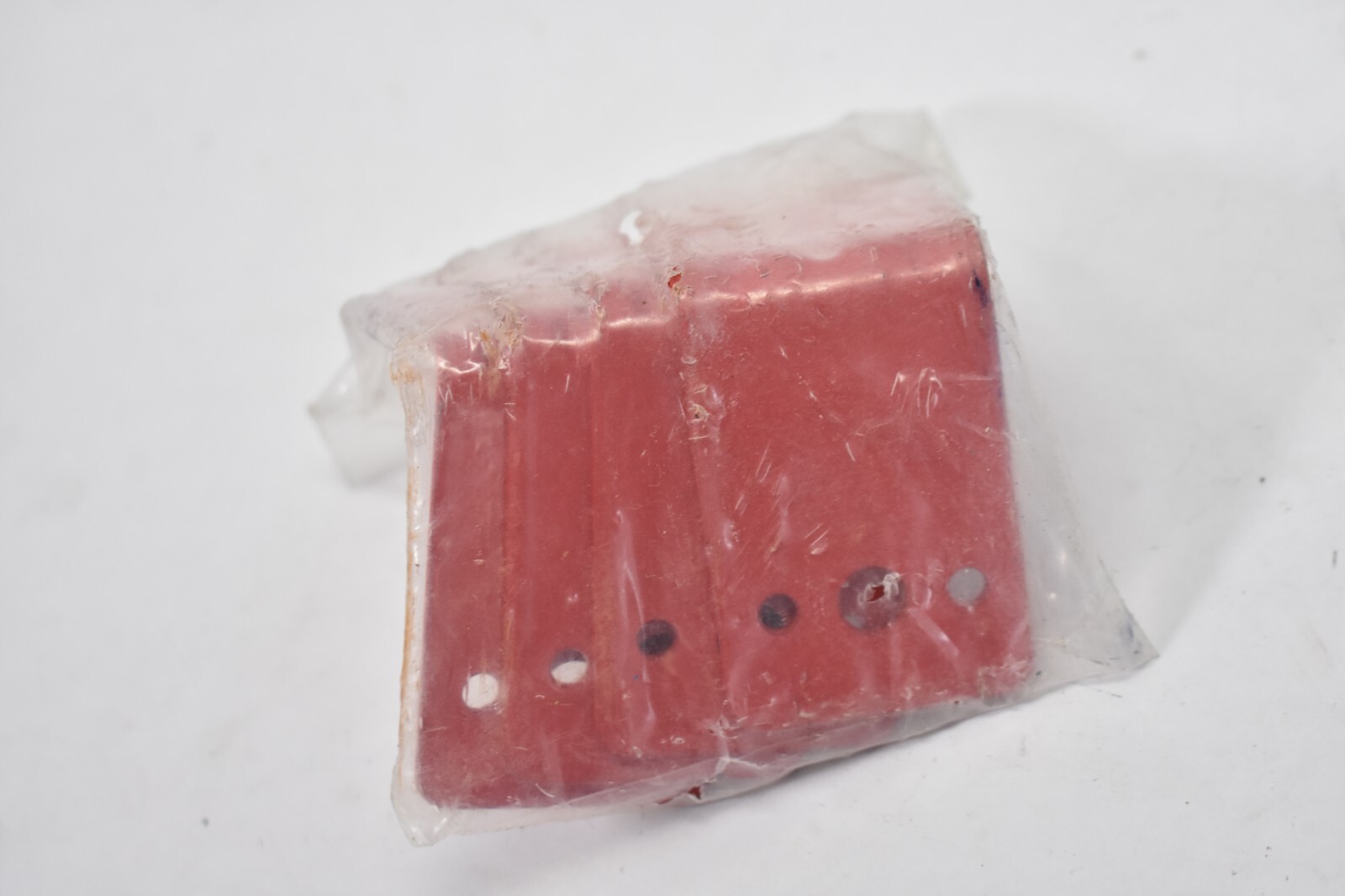 Lot of 3 Packs Herrut Fire Extinguisher Mounts Red FRM-HK-20-RD 4/Pack