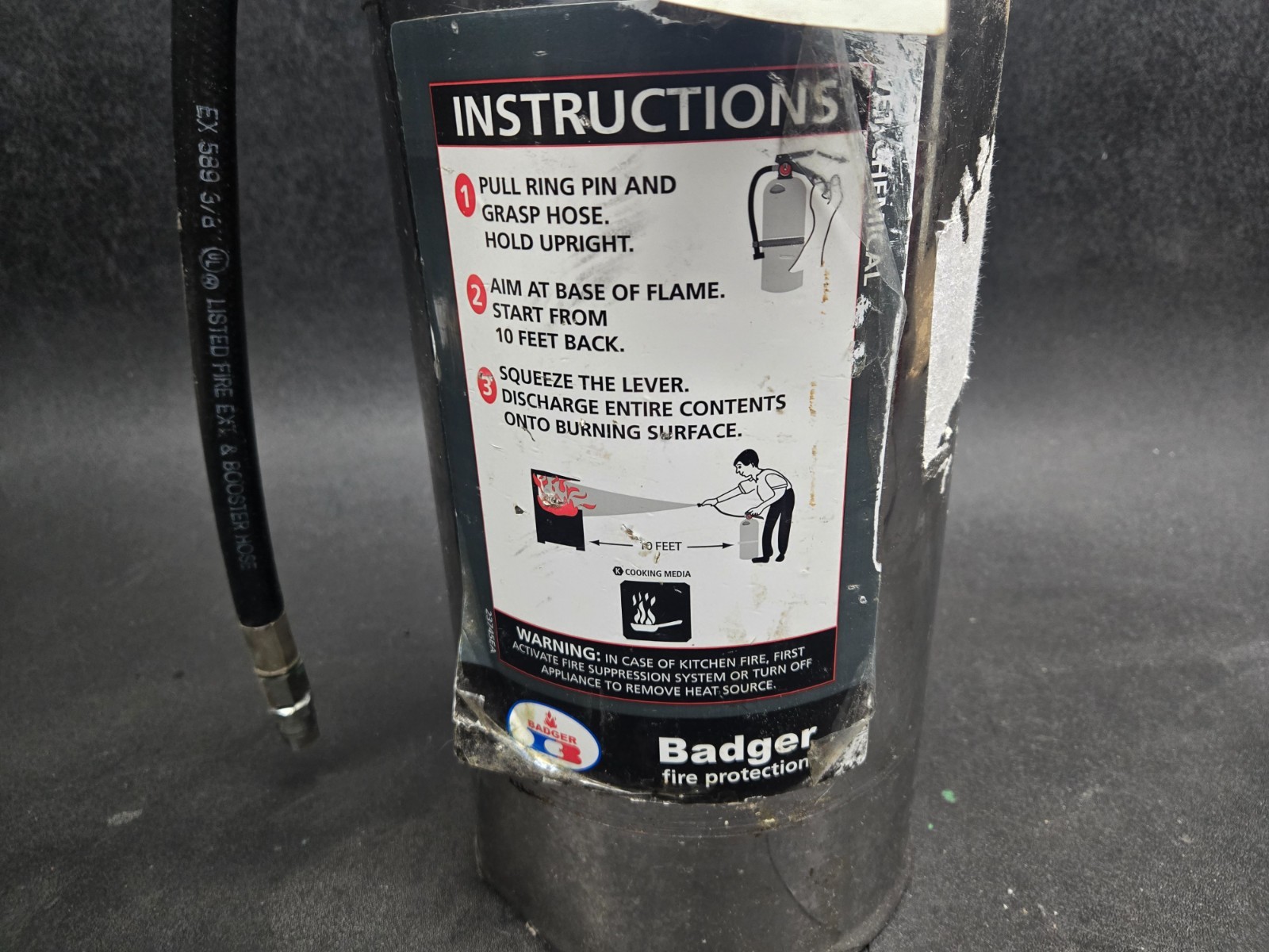 Fire Extinguisher Badger WC-100 AC-420586 Rechargable