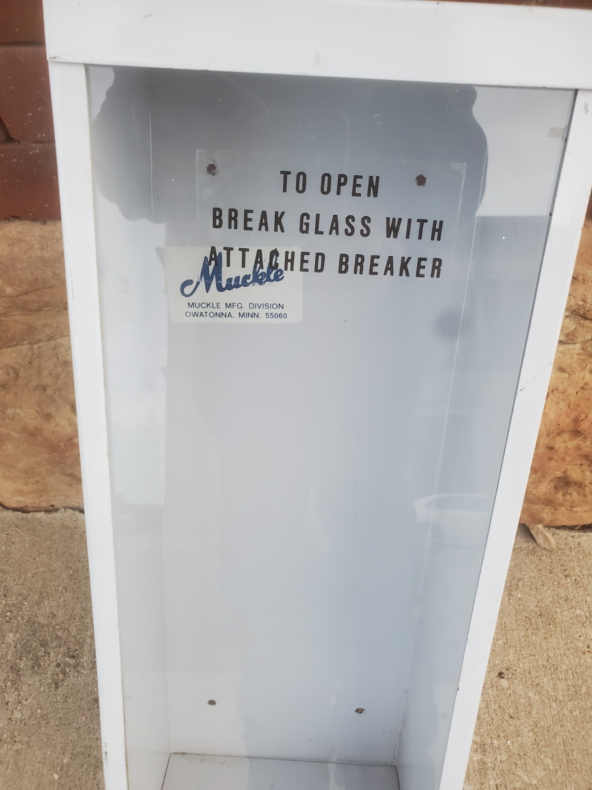 Muckle Metal Wall Mount Fire Extinguisher Box 22-1/2″ Tall Glass Front White