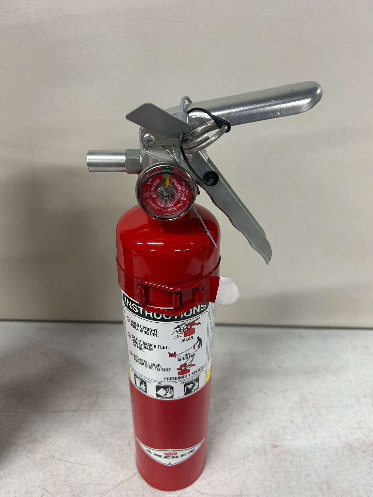 Fire Extinguisher 2.5lbs B417T with marine bracket