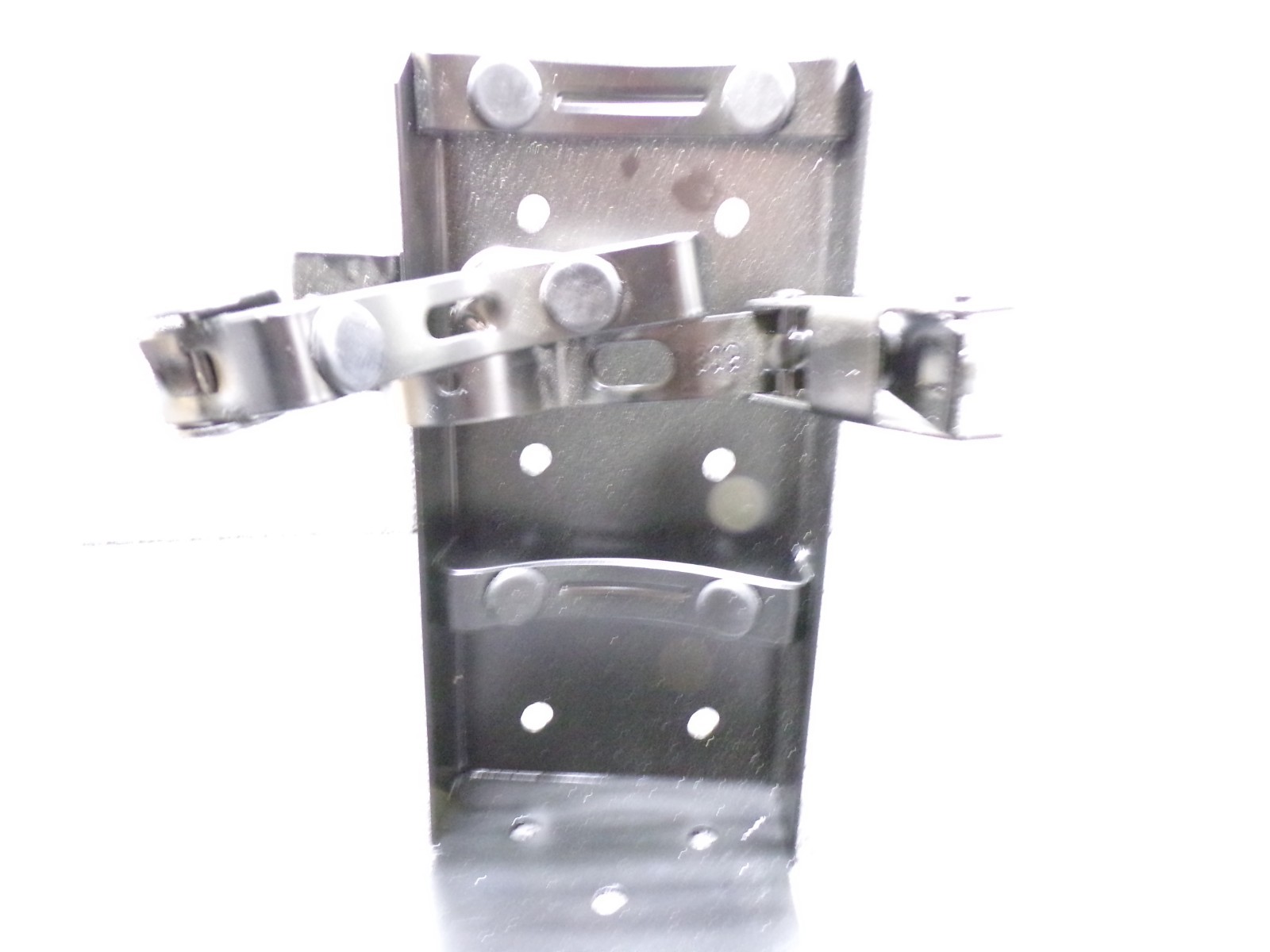BUCKEYE Fire Extinguisher Bracket, 5in to 5-1/4in.dia (TS)