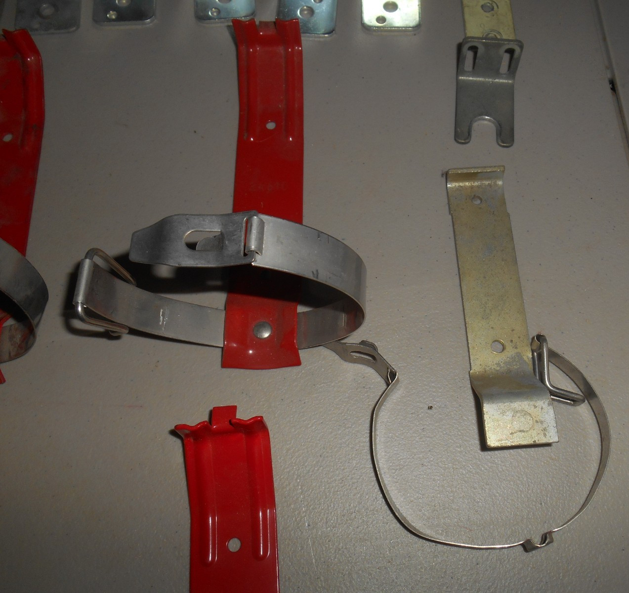 USED Lot – 6 Fire Extinguisher Wall Mount Metal Bracket Lot