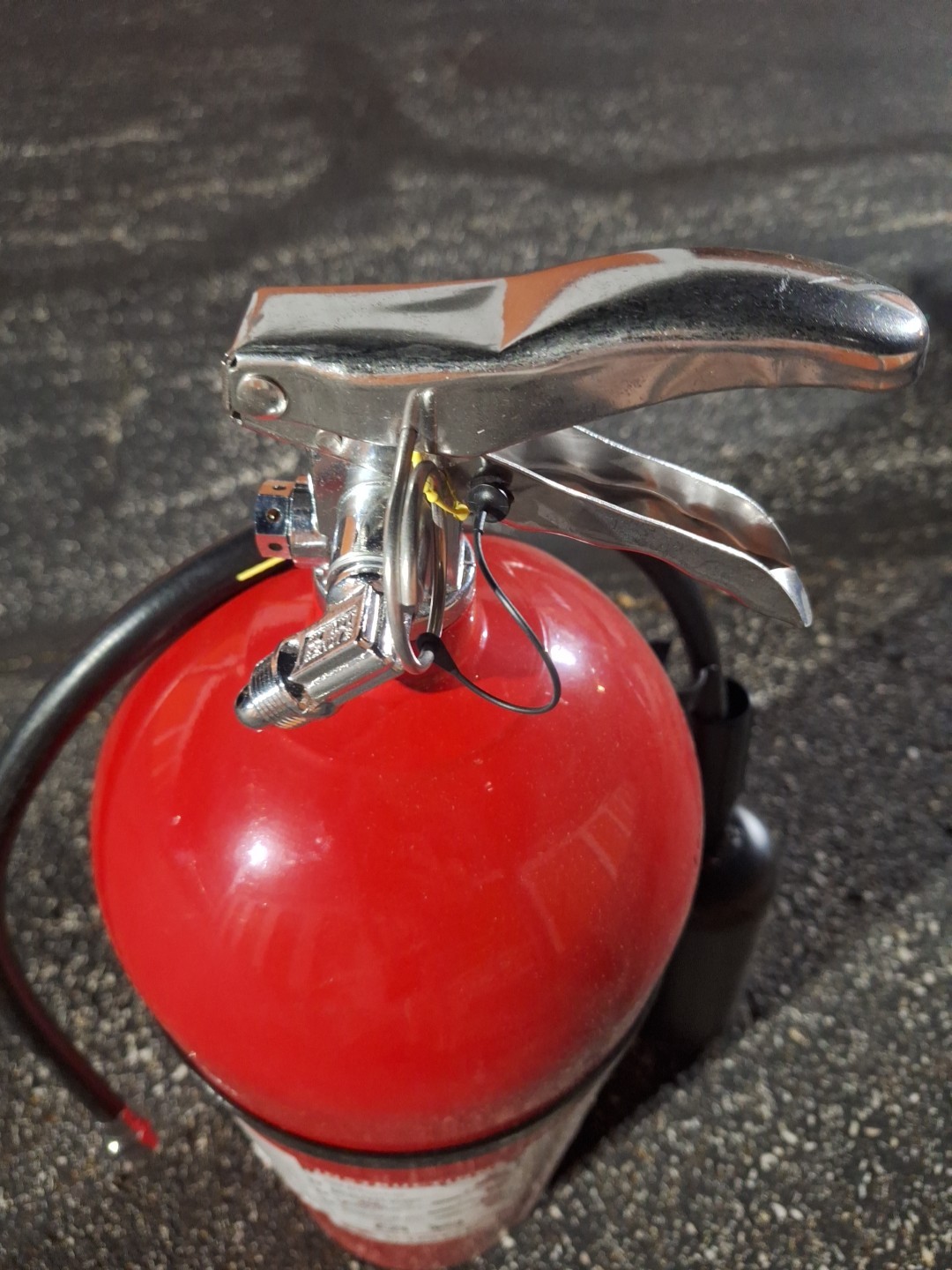 KIDDE Fire Extinguisher: 20 lb Extinguisher Capacity, 10B:C, Carbon Dioxide