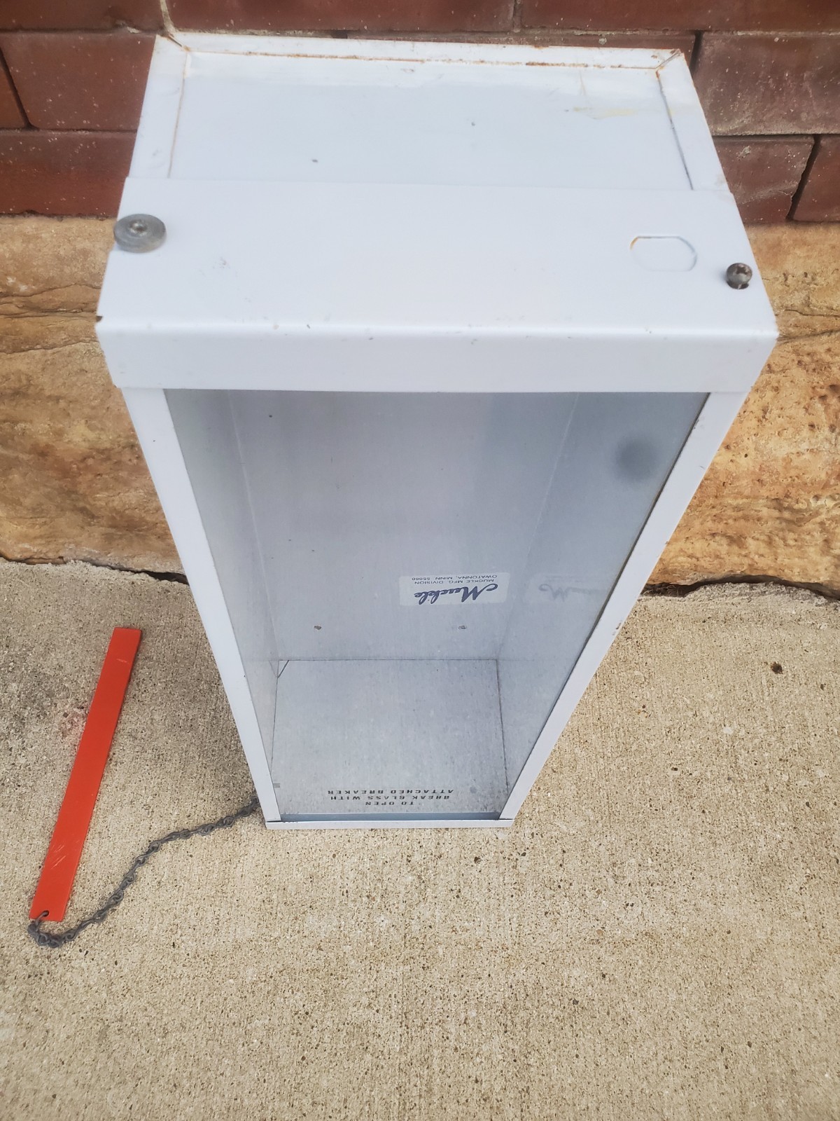 Muckle Metal Wall Mount Fire Extinguisher Box 22-1/2″ Tall Glass Front White