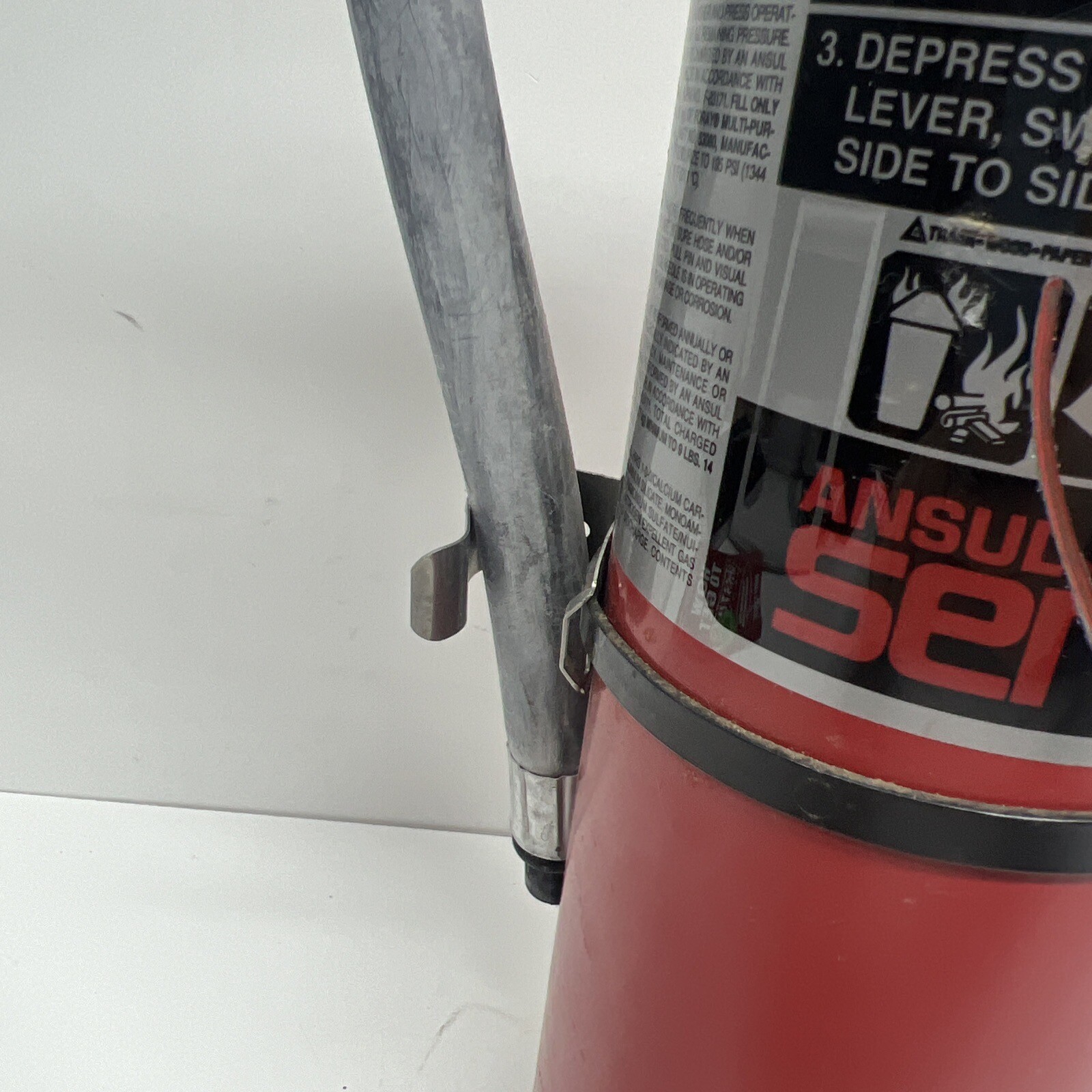 Sentry Ansul Sentry 5 lb Type ABC Fire Extinguisher Model SY 0517