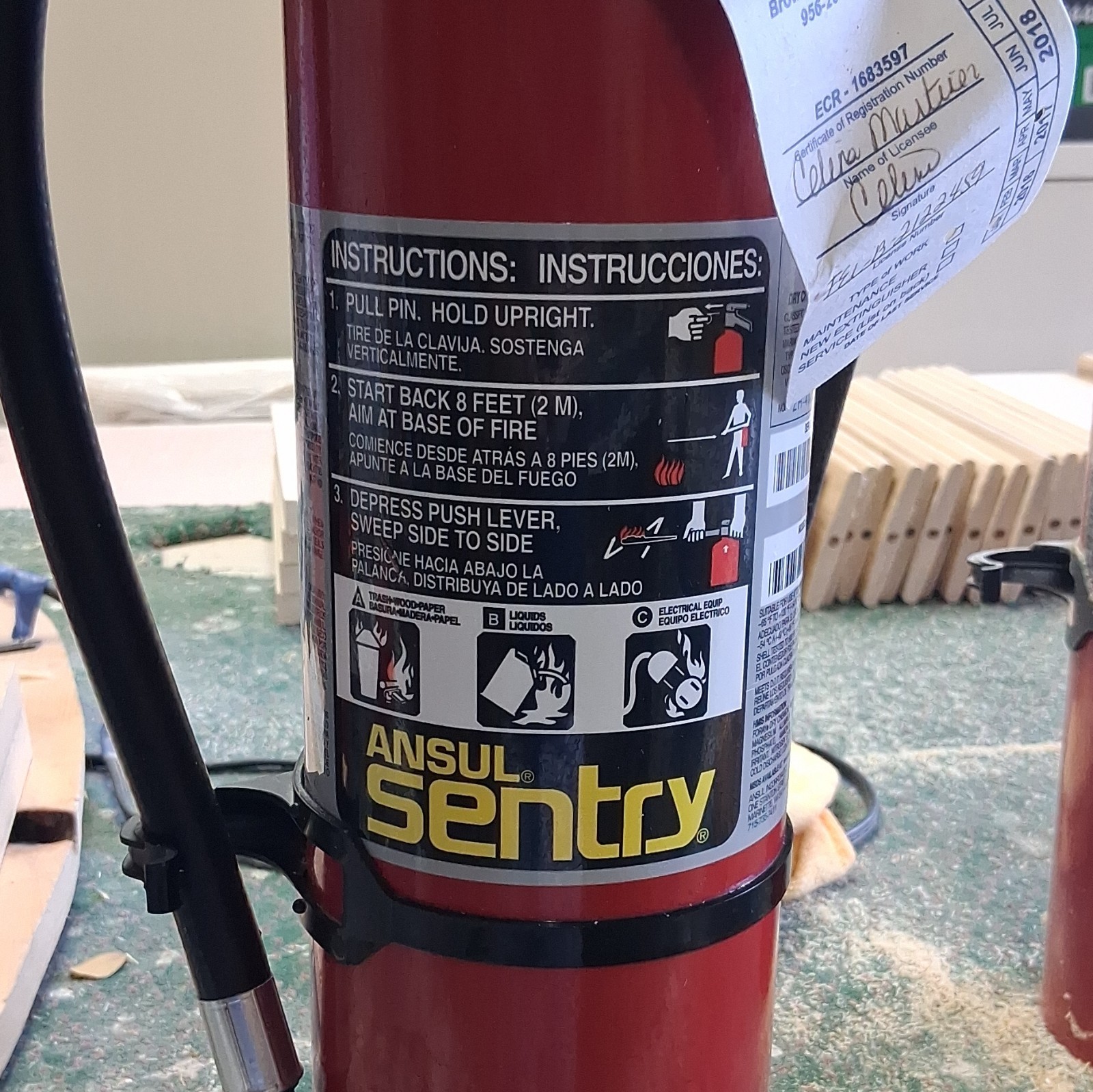 ANSUL Sentry AA05 Dry Chemical Fire Extinguisher Exp NOV 2020
