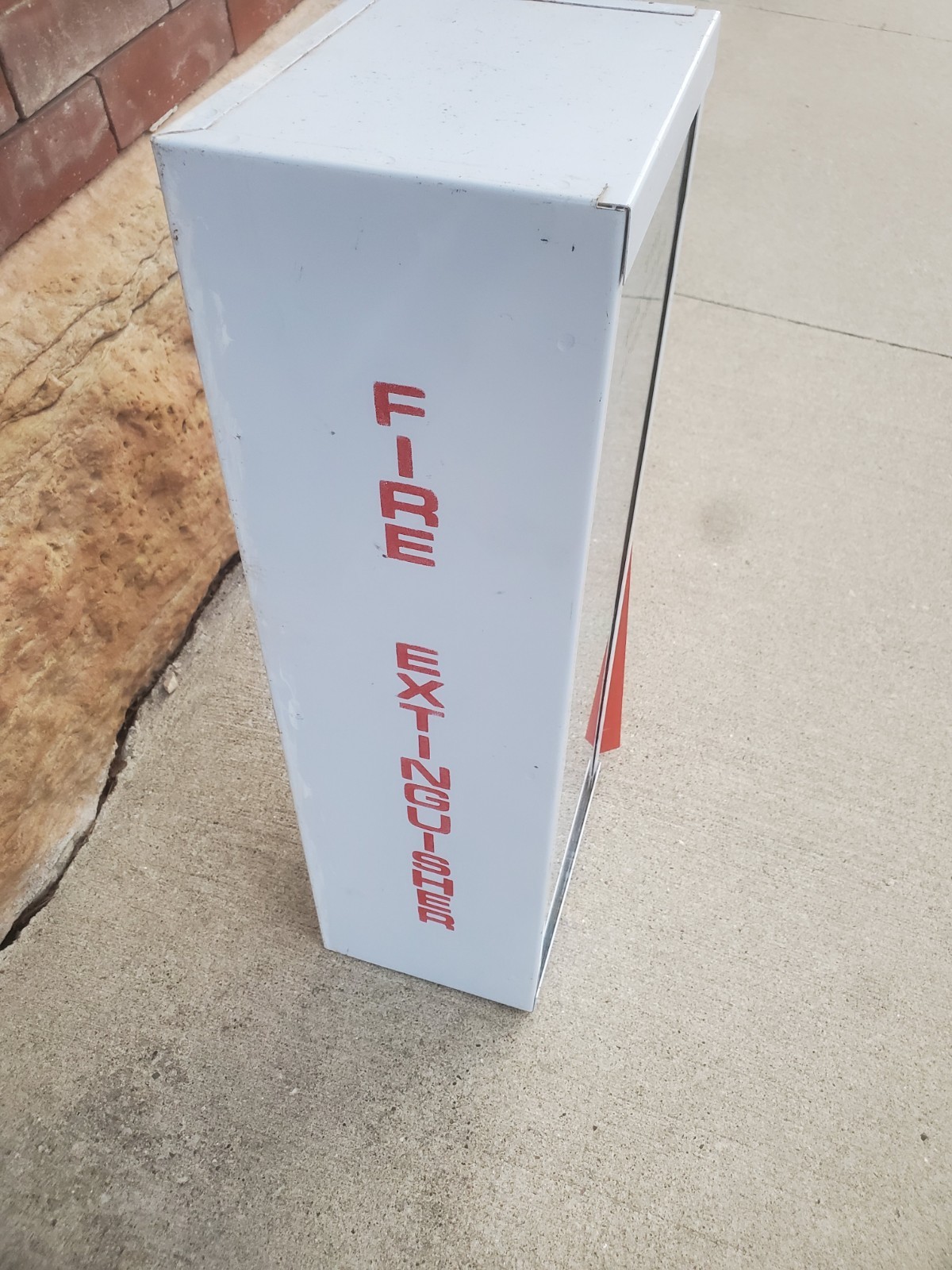 Muckle Metal Wall Mount Fire Extinguisher Box 22-1/2″ Tall Glass Front White