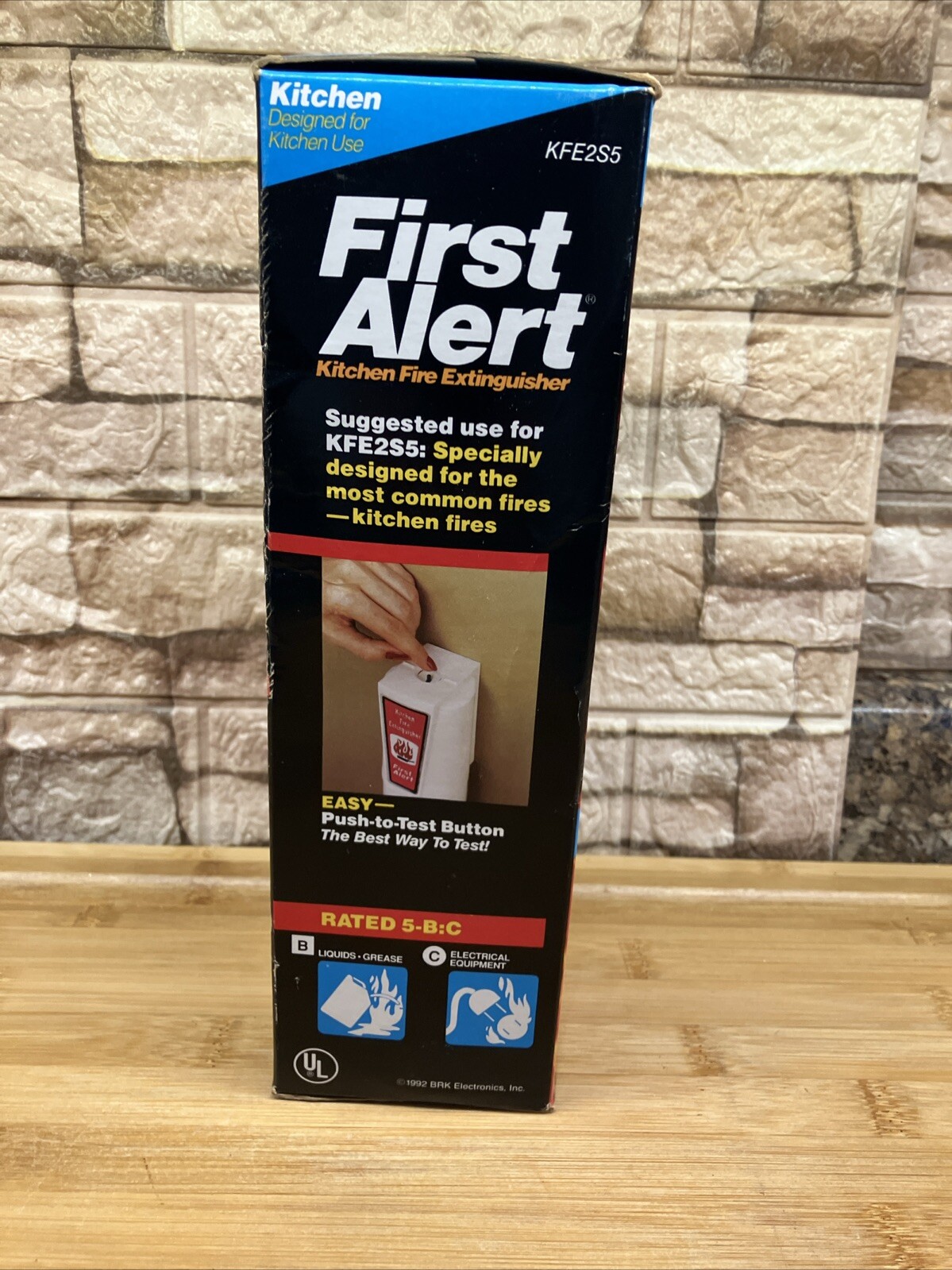 First Alert Kitchen Fire Extinguisher Liquids Grease Electrical KFE2S5 Vintage